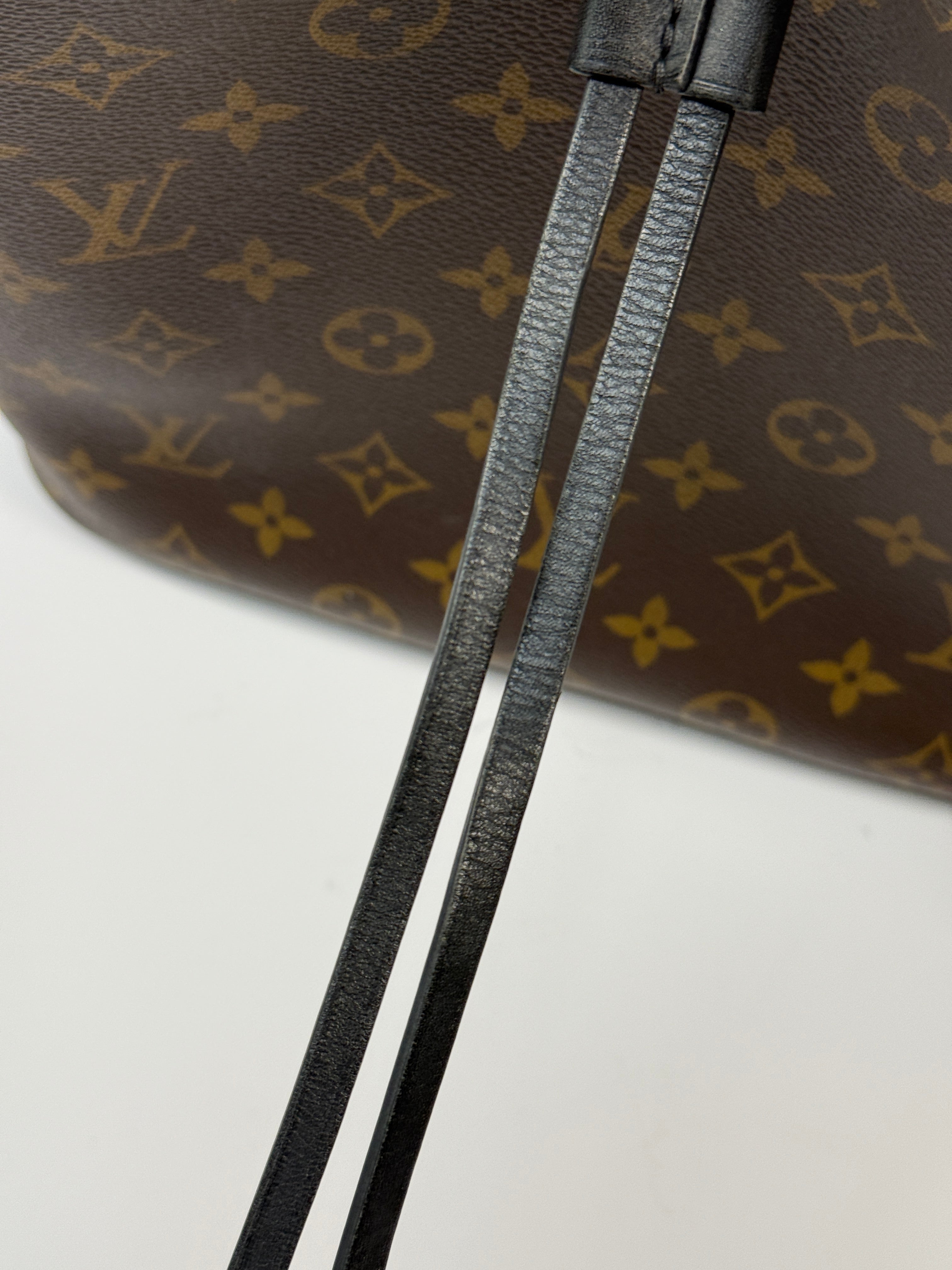 Authetic and preloved Louis Vuitton NéoNóe MM Bucket Bag In Brown Coated Canvas