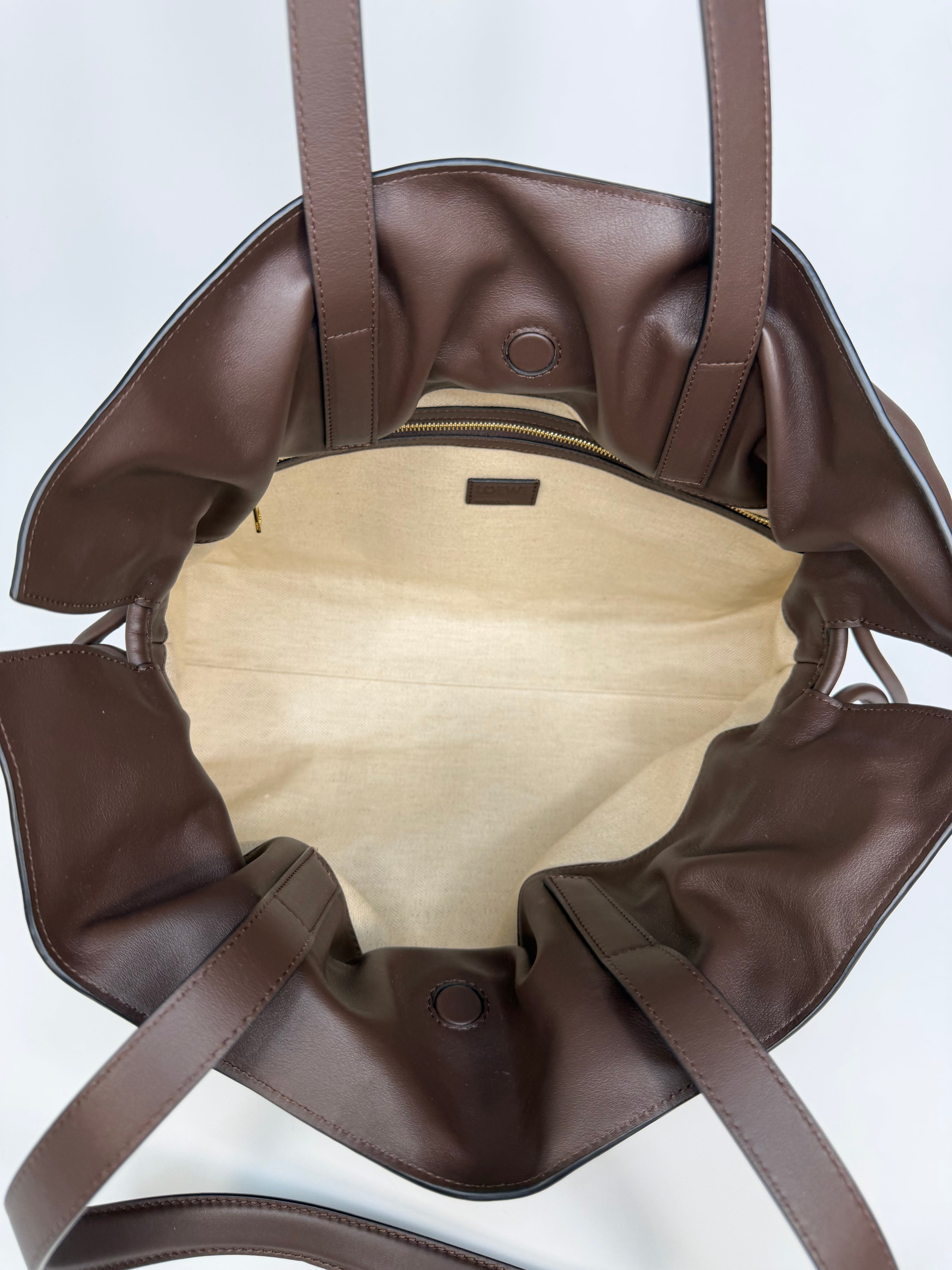 Loewe Large Flamenco Tote Bag In Chocolate Nappa With Gold Hardware. Authentic and preloved in excellent condition