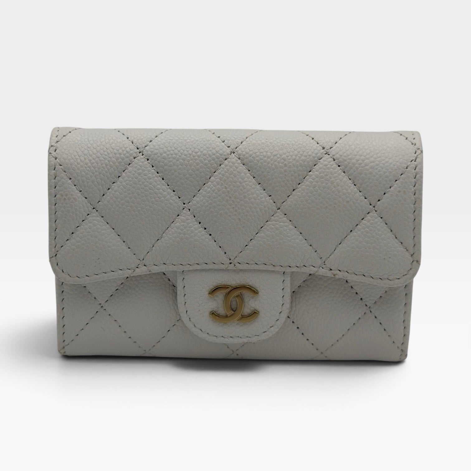 Authentic and pre loved Chanel Classic Card Holder In Red Caviar Leather With Gold Hardware. Excellent Condition. Fast fully insured next day delivery. Verified by Luxe Cheshire.