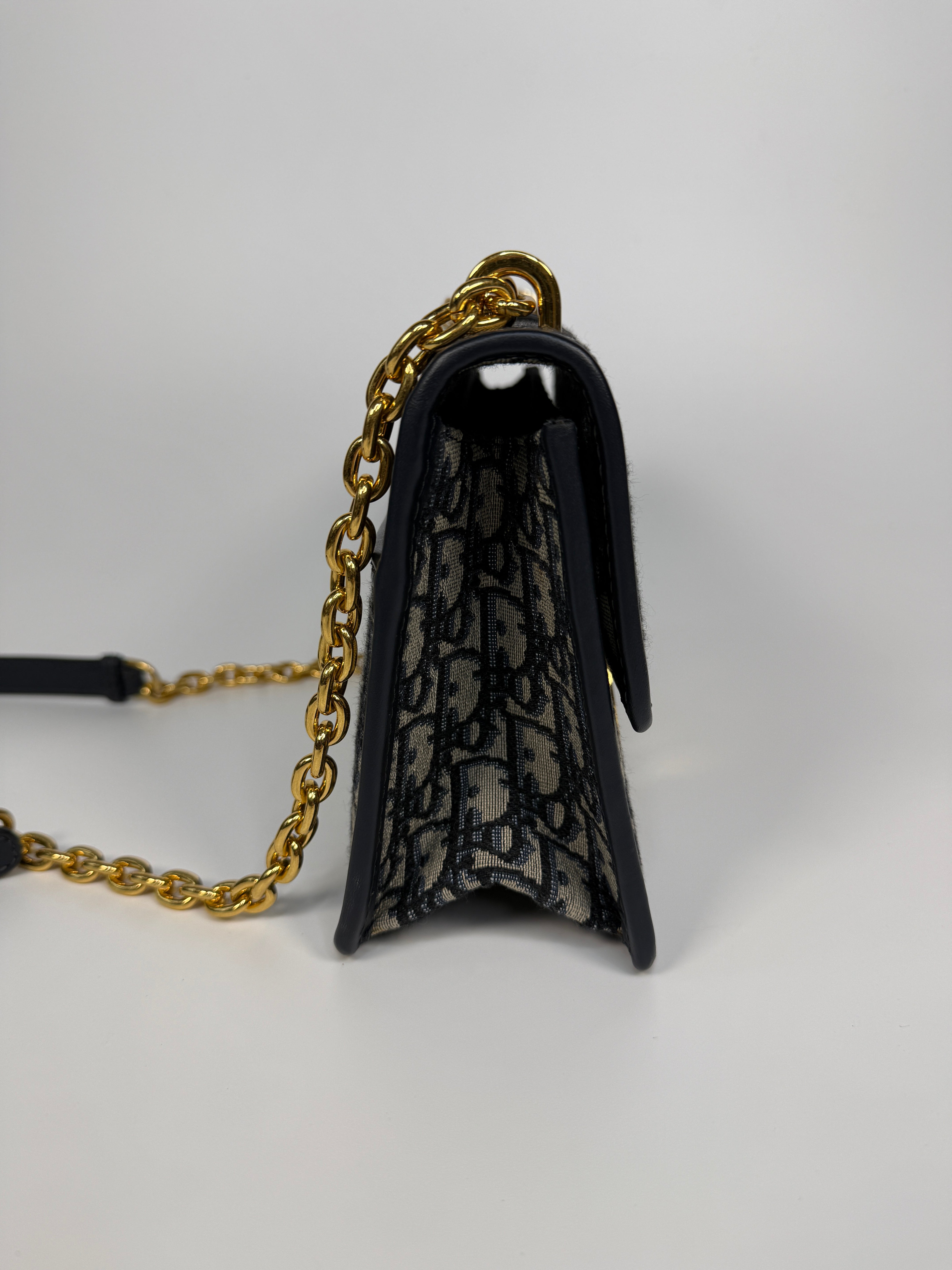 Christian Dior 30 Montaigne Bag Blue Oblique With Gold Hardware. Excellent condition. 100% Authenticity guarantee