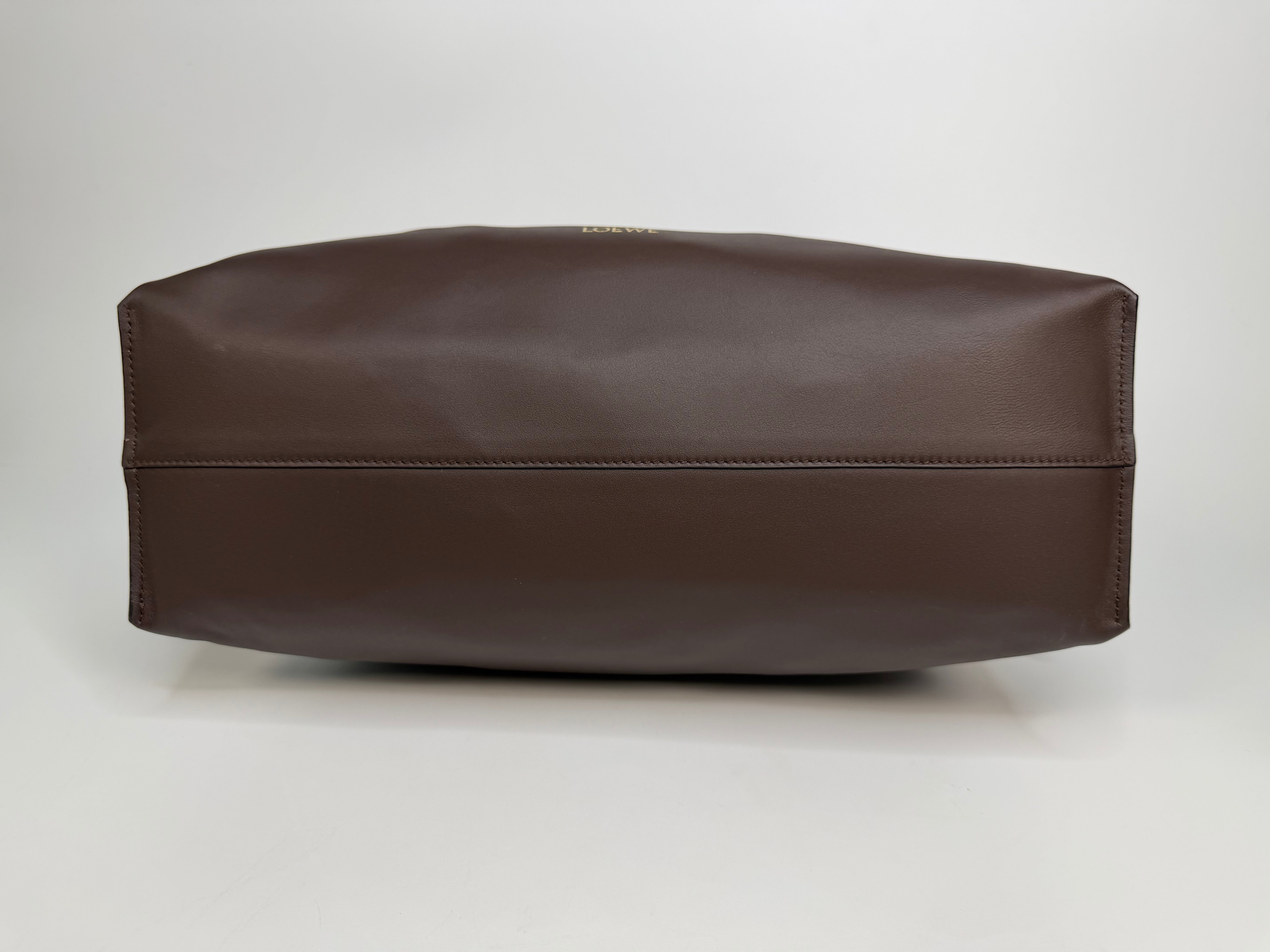 Loewe Large Flamenco Tote Bag In Chocolate Nappa With Gold Hardware. Authentic and preloved in excellent condition