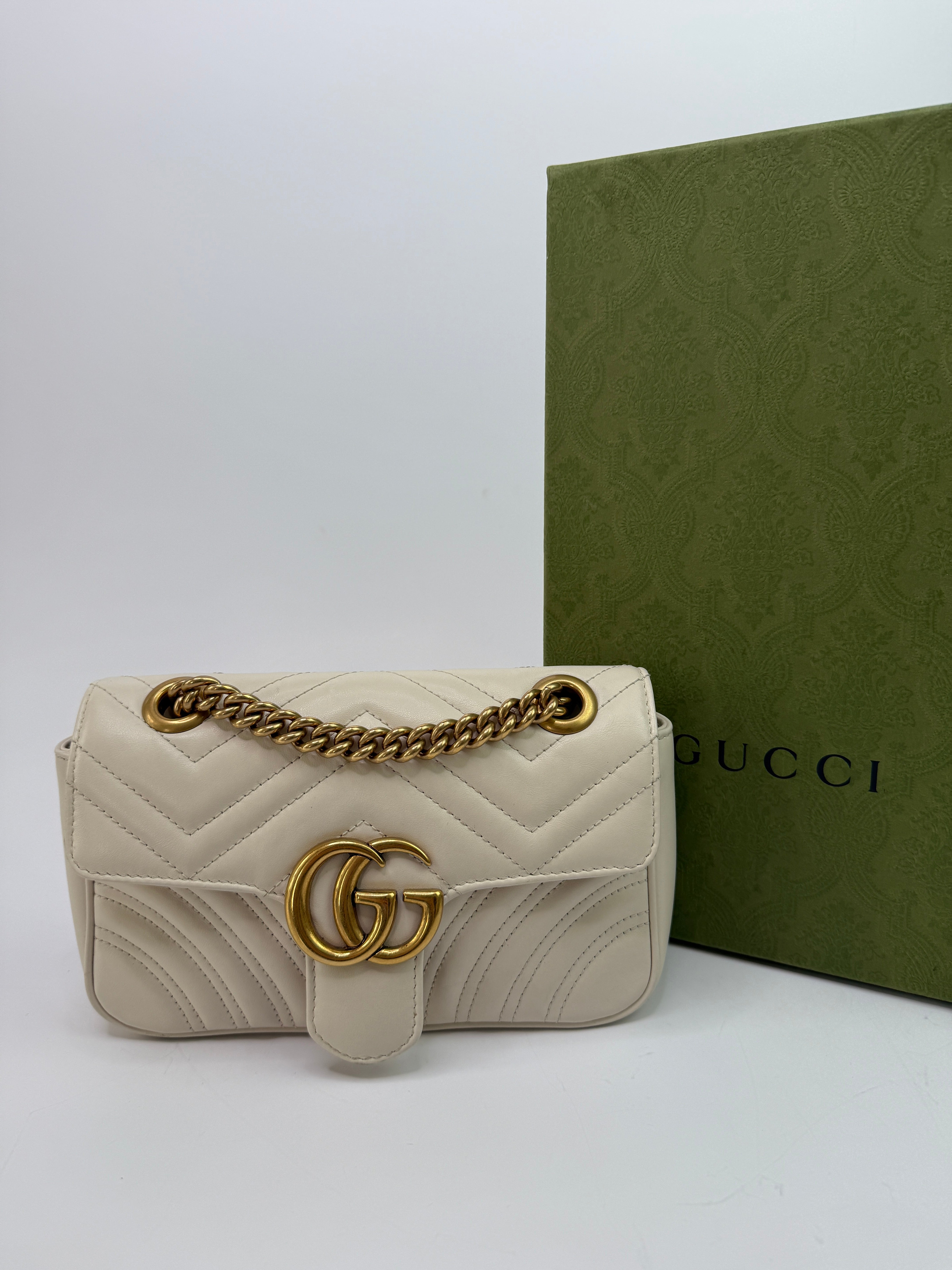 Gucci GG Small Marmont Matelasse Shoulder Bag
