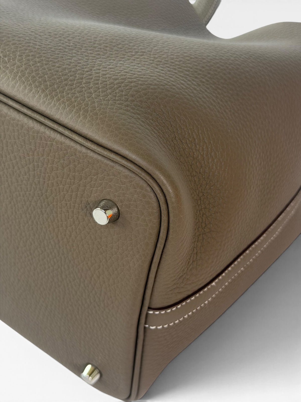 Hermès Picotin 22 In Etoupe Clemence Leather With Palladium Hardware. Authentic and preloved in new and unused condition. 100% guarantee