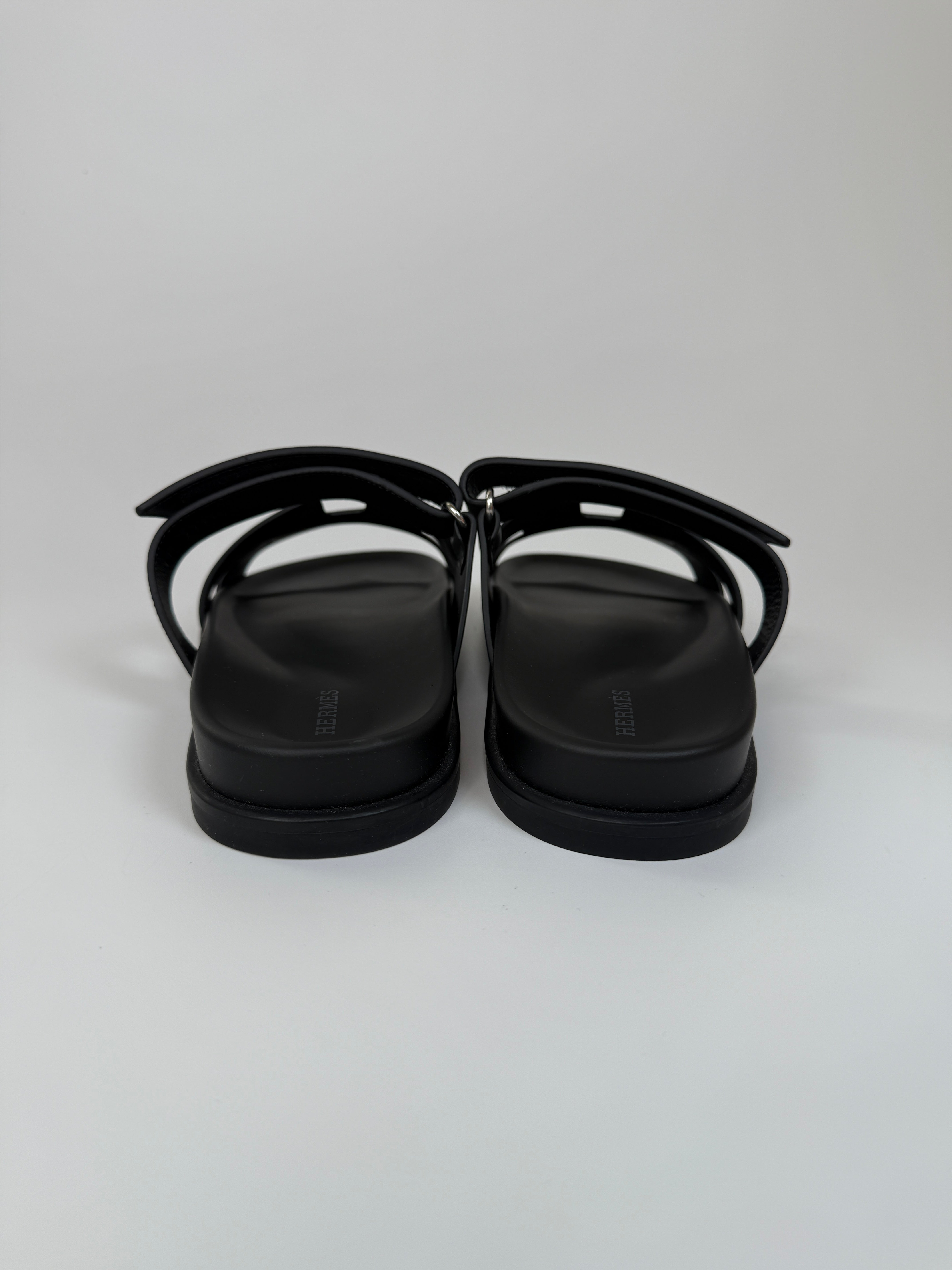 Authentic and Preloved Hermès Chypre Sandals (size 41.5/UK8.5) In Excellent condition. 100% Authenticity Guarantee