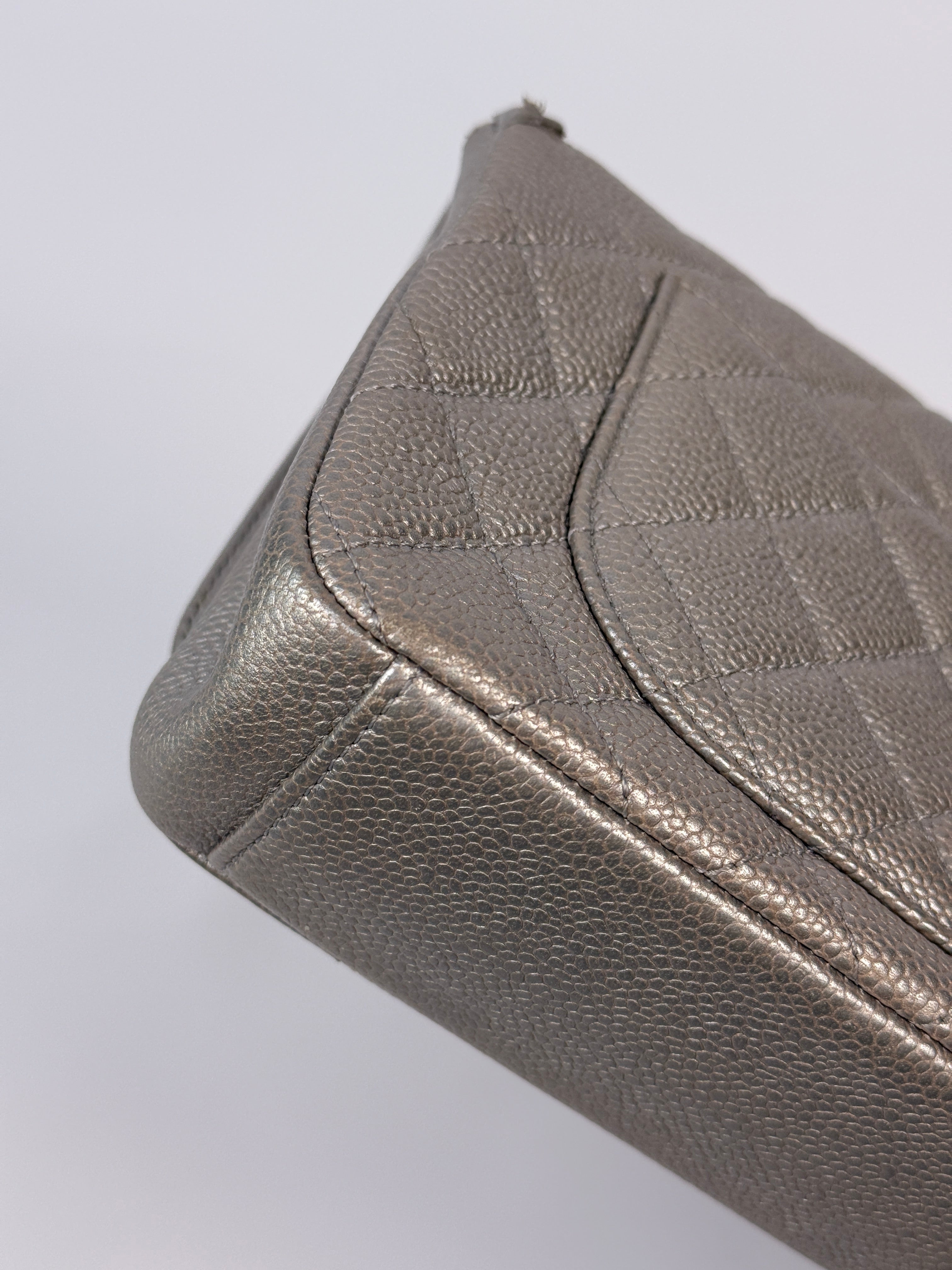 Chanel CC Filigree Wallet On Chain
Pre Loved & Authentic