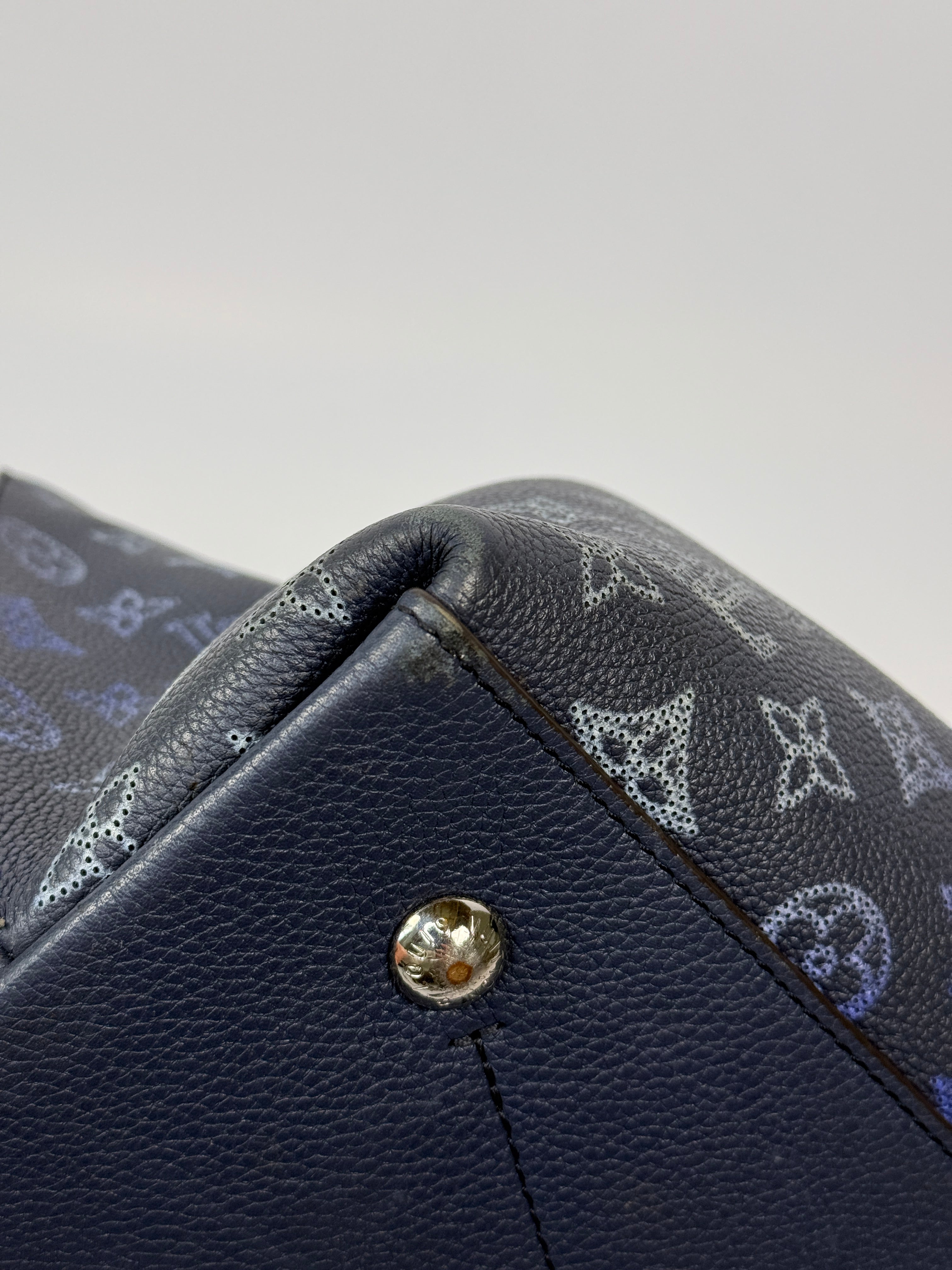 Louis Vuitton Muria Bucket Bag In Mahina Calfskin Leather