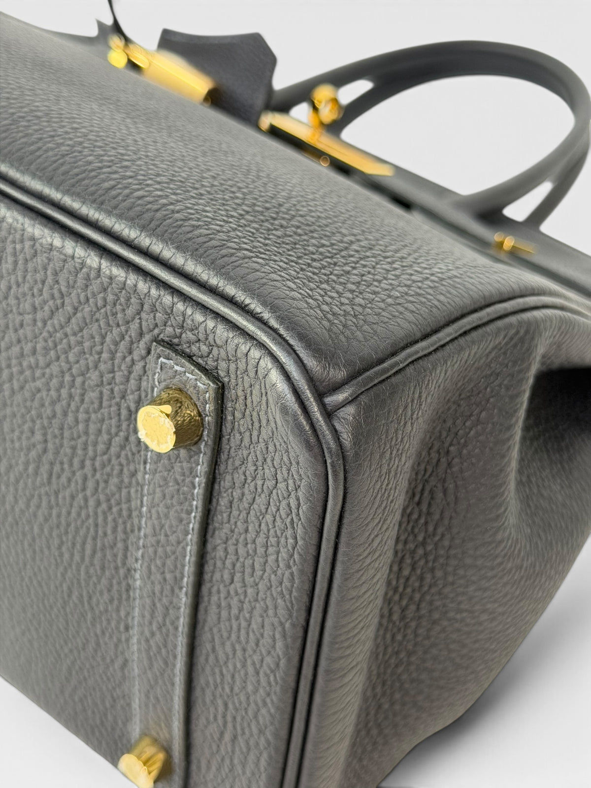 Hermès Birkin 30 In Caban Togo Leather With Gold Hardware. 100% authentic and preloved in excellent condition