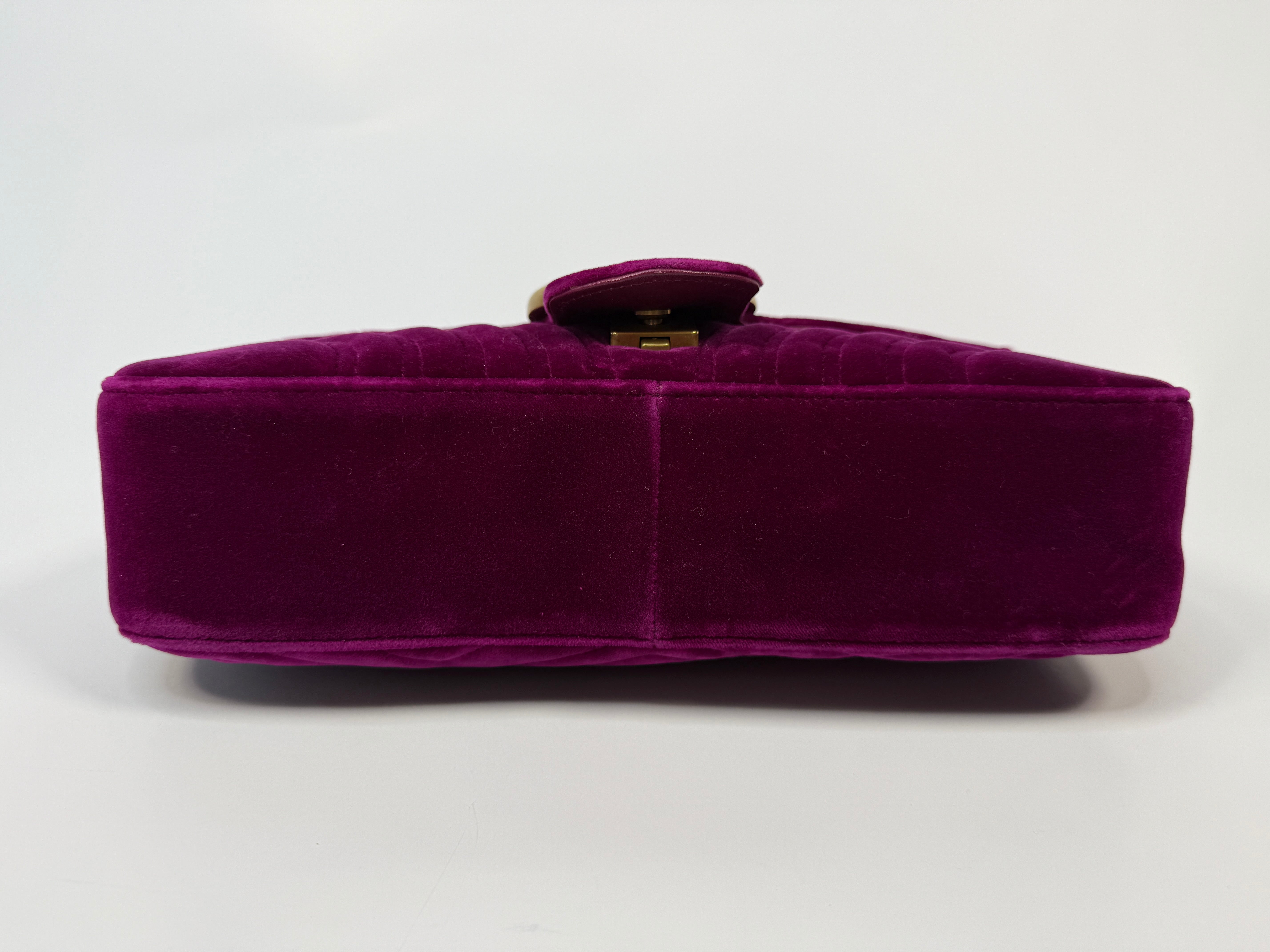 Gucci GG Medium Marmont Shoulder Bag