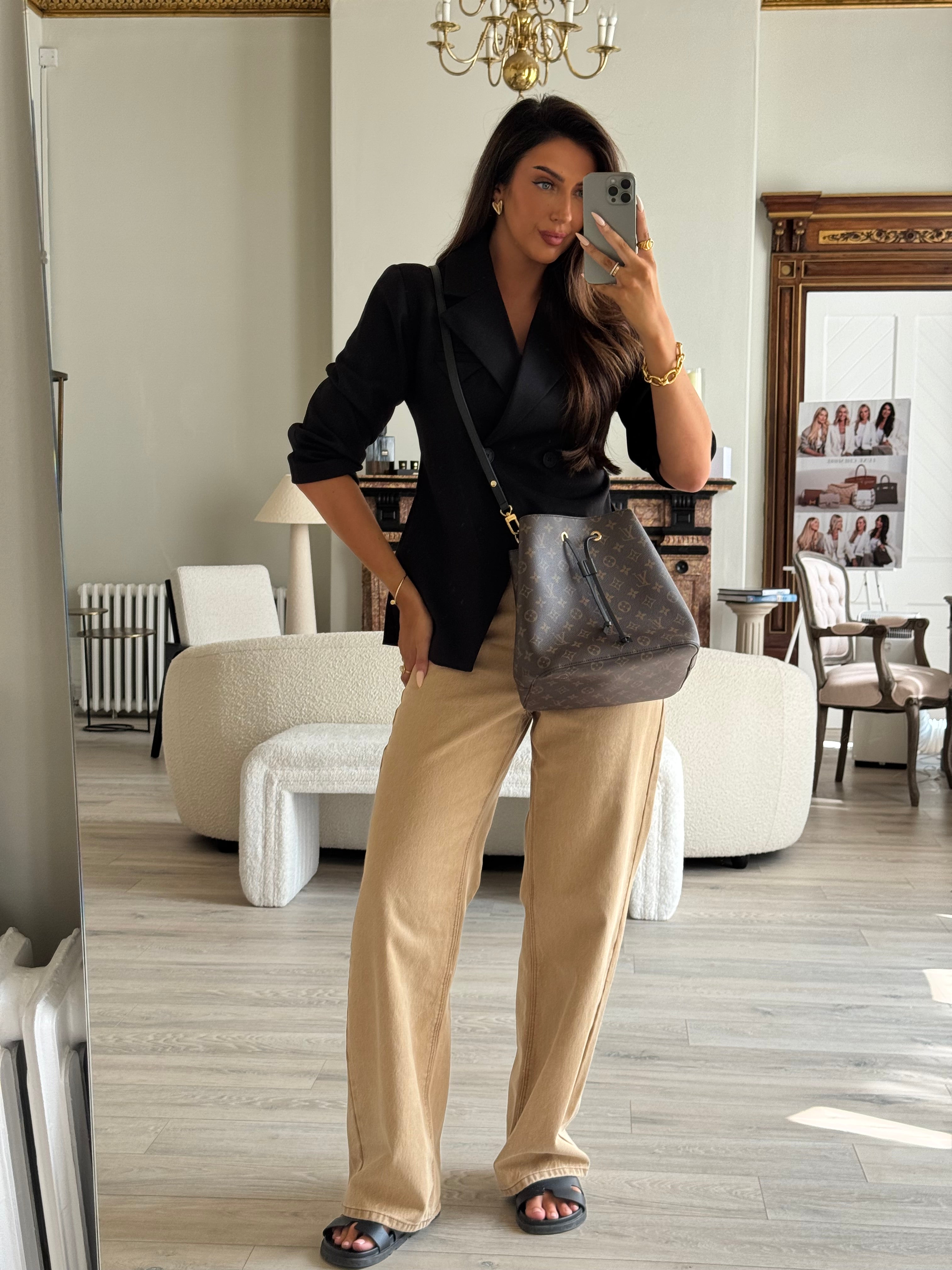 Authetic and preloved Louis Vuitton NéoNóe MM Bucket Bag In Brown Coated Canvas