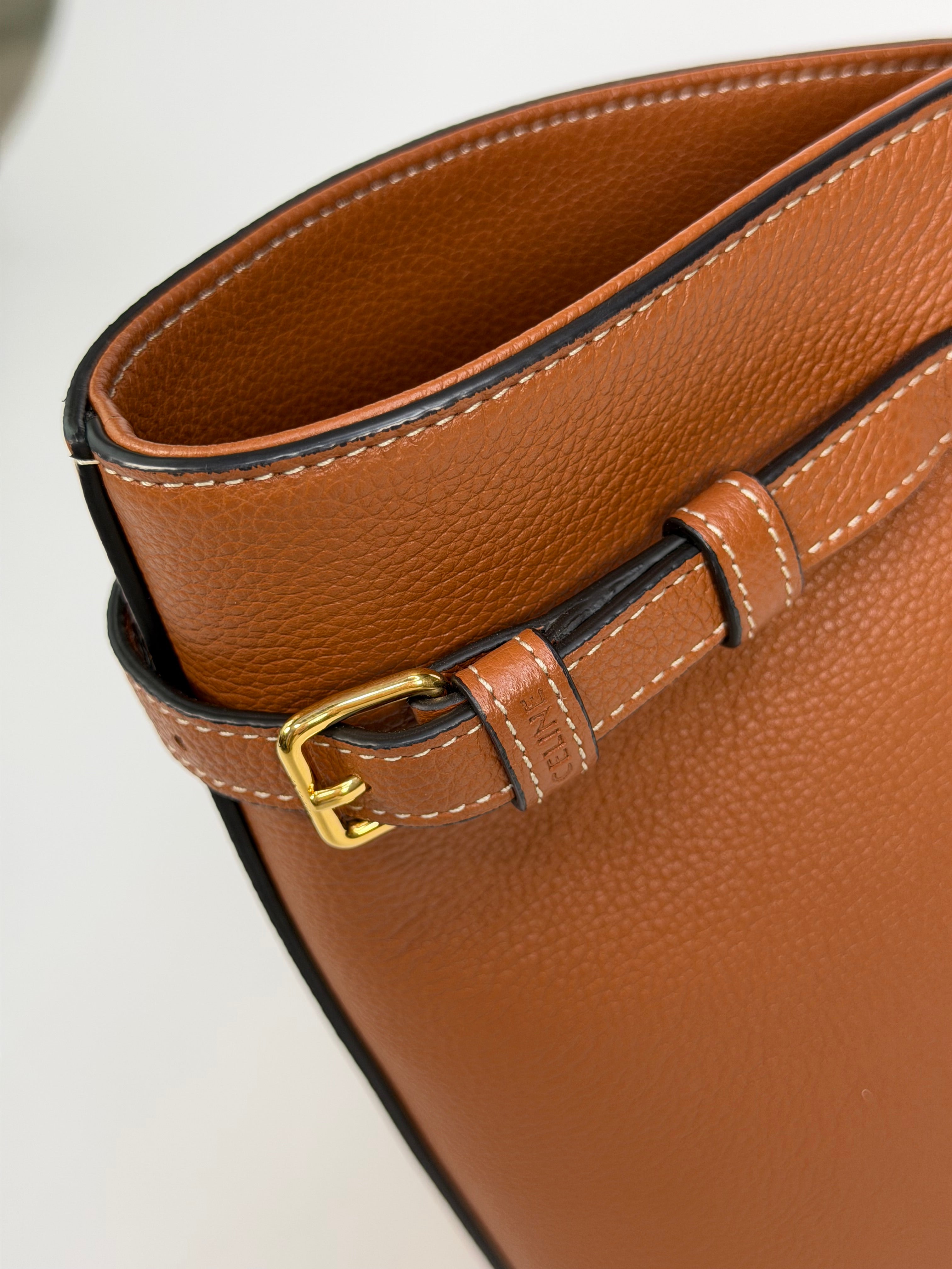 Celine Medium Cabas Anaïs Triomphe In Tan Grained Calfskin. Authentic and preloved in excellent condition