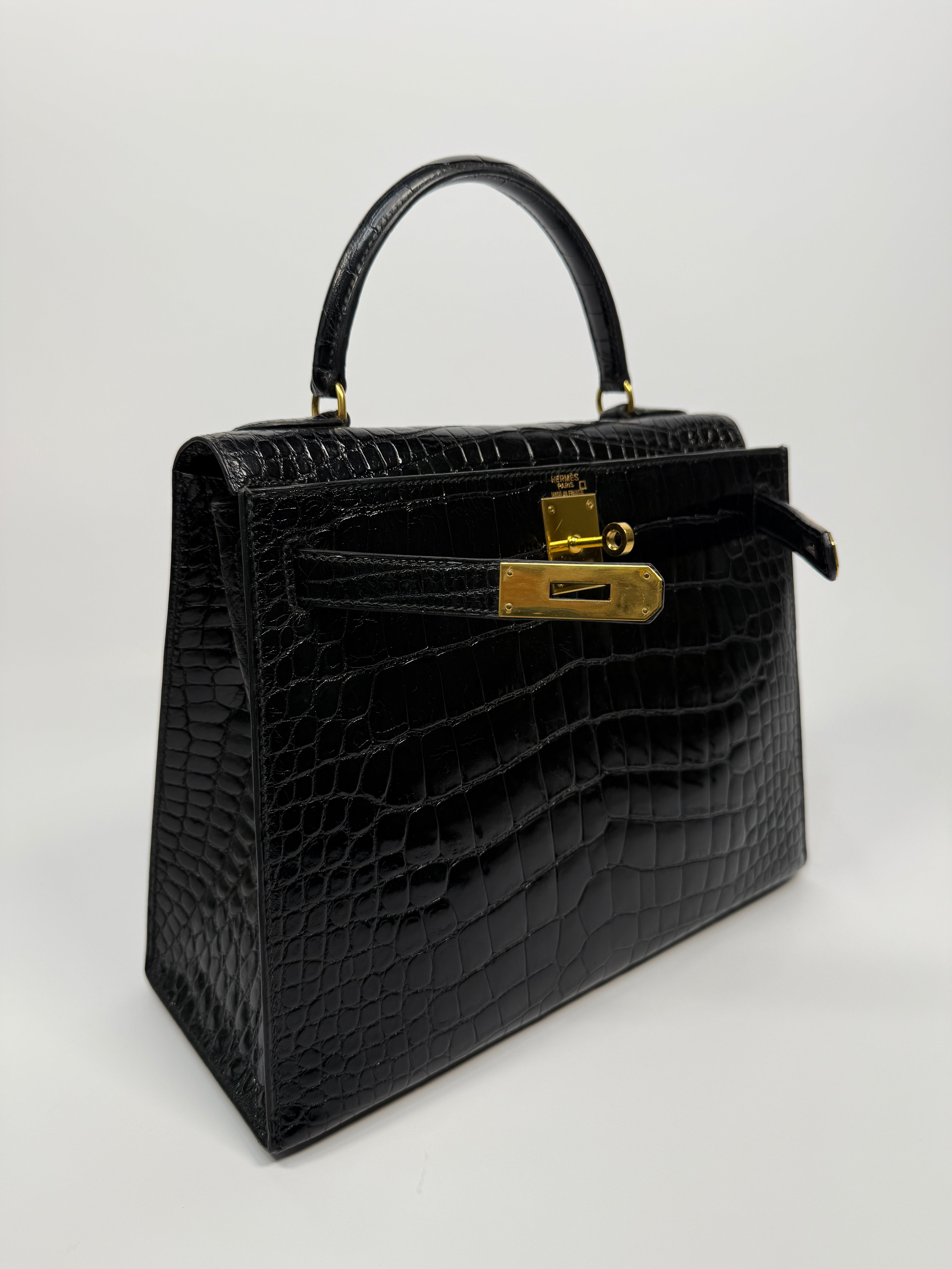 Hermès Vintage Kelly 28 In Shiny Black Crocodile With Gold Hardware Authentic