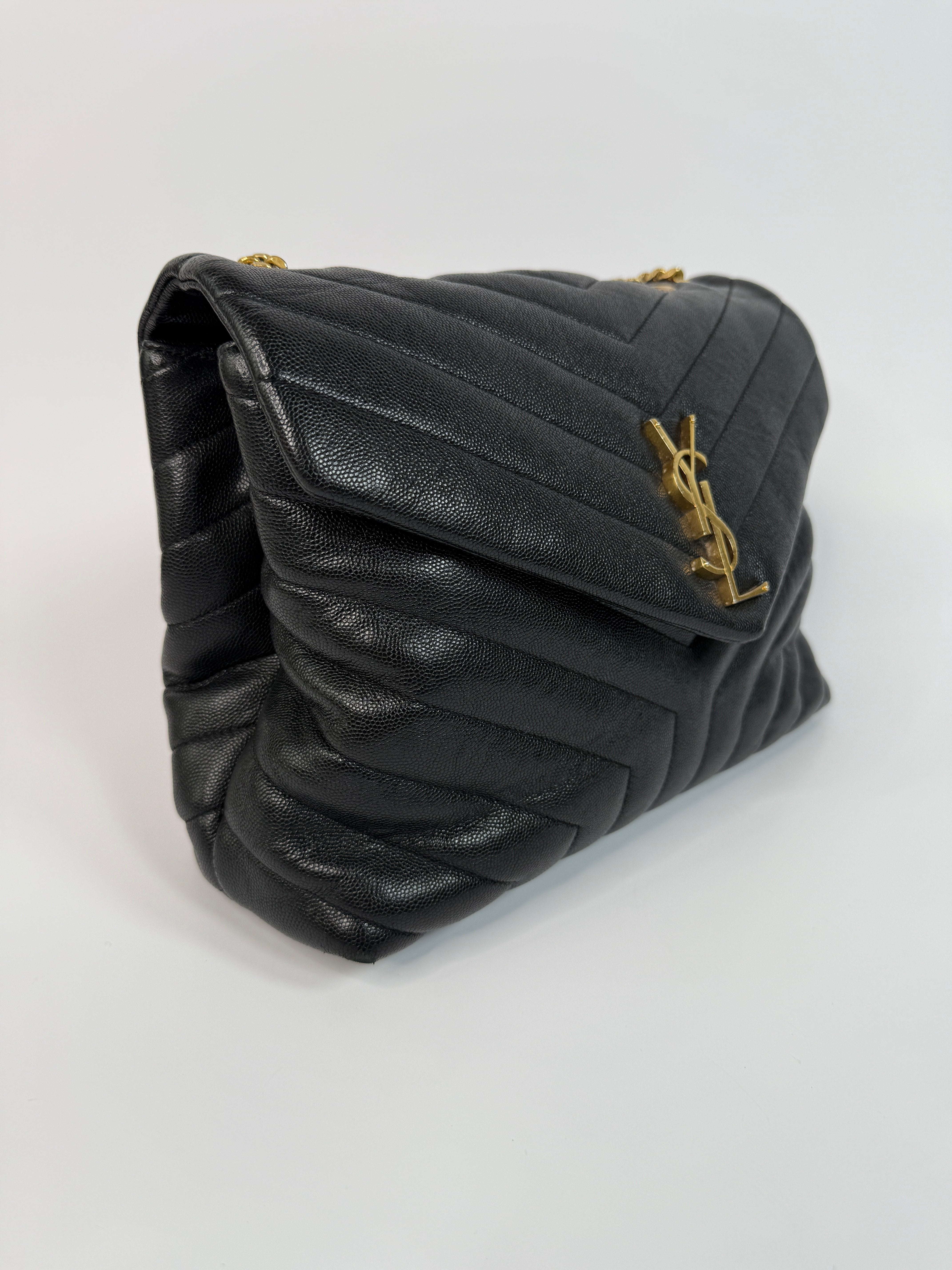 Saint Laurent Medium Grain De Poudre Loulou Shoulder Bag