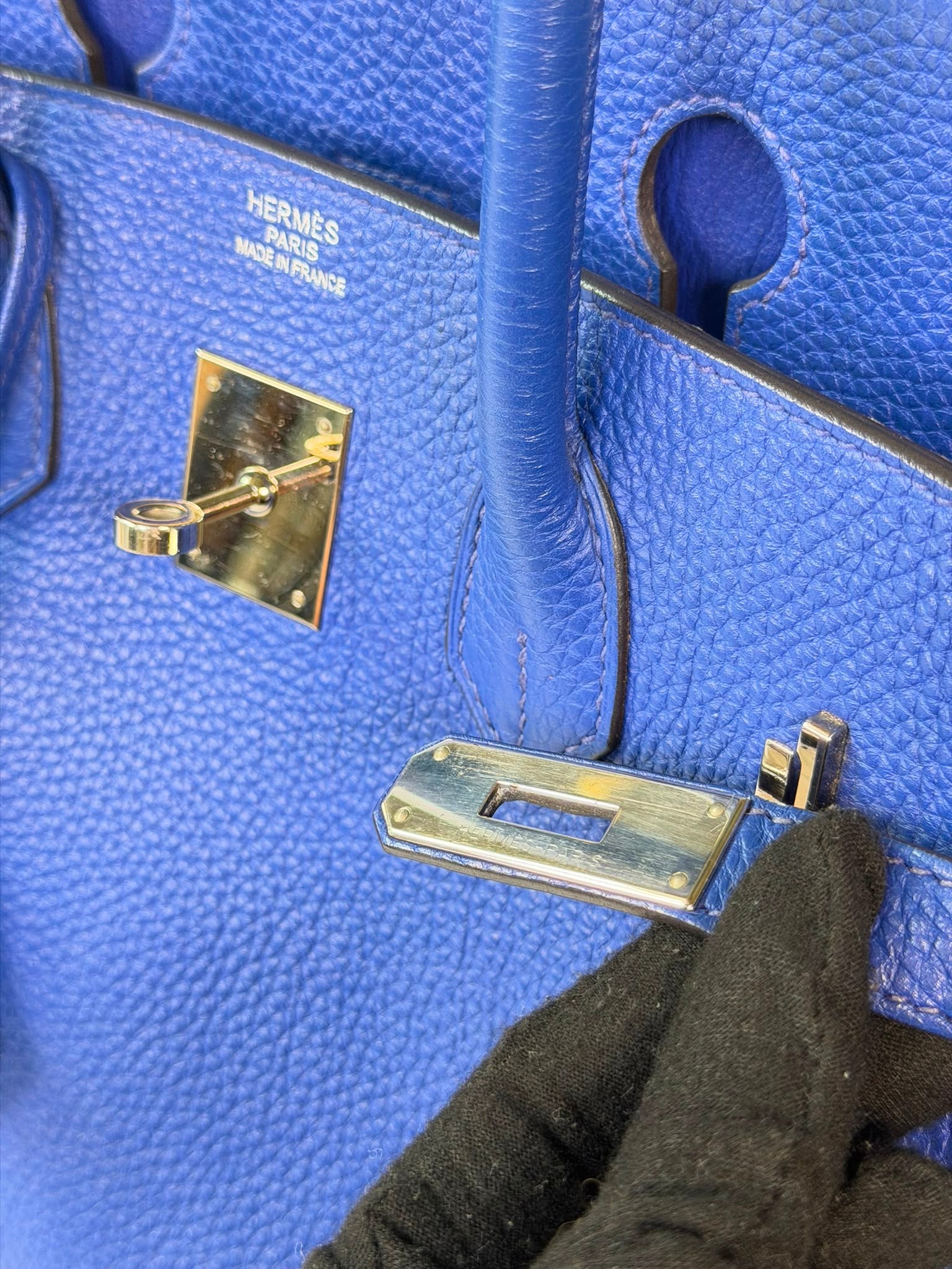 Hermès Birkin 35 Electric Bleu Togo Leather With Palladium Hardware. Authentic and preloved in very good condition.
