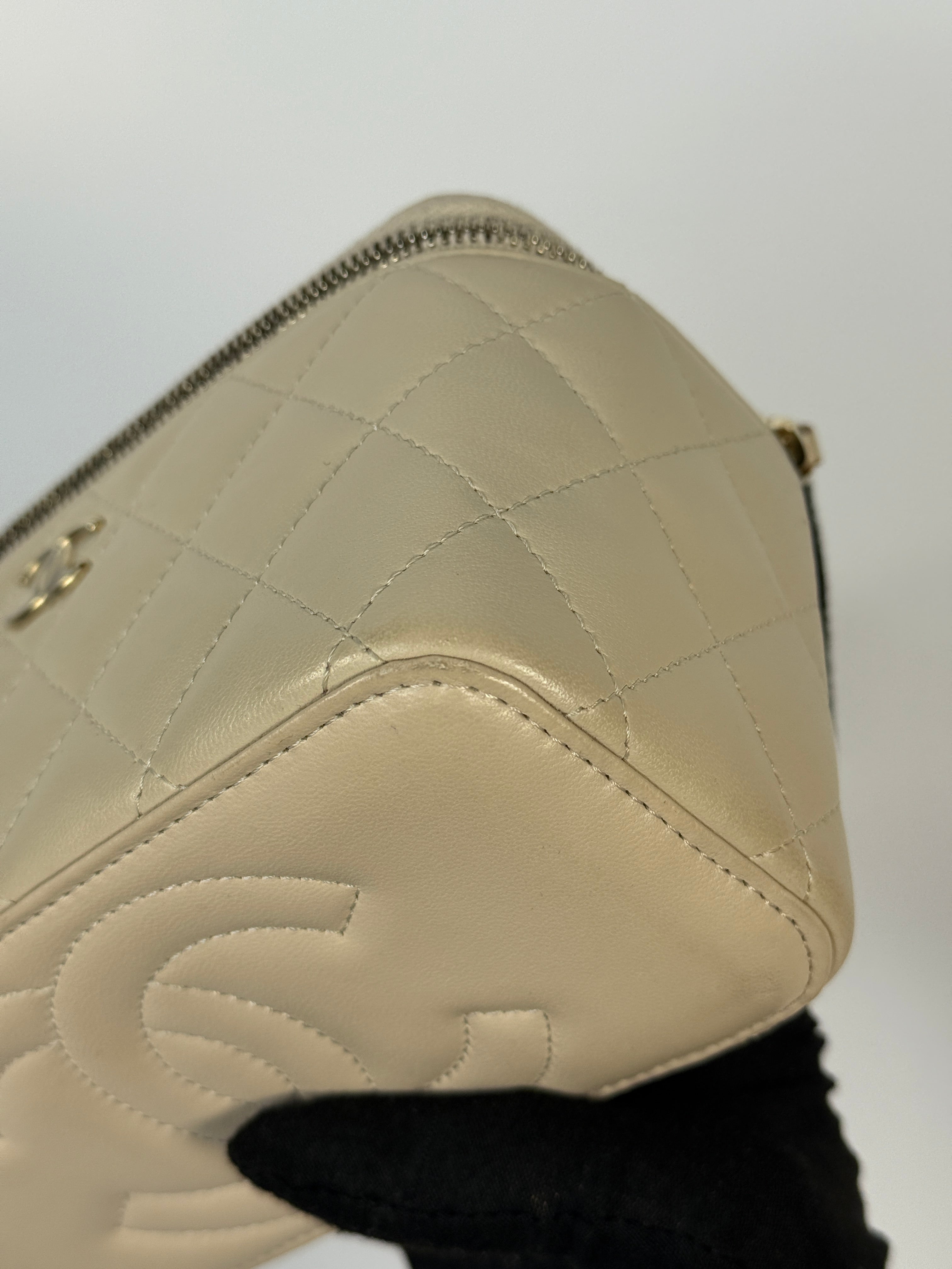 Chanel Vanity Rectangular Top Handle Ecru/Beige Lambskin With Gold Hardware Authentic and preloved. Excellent condition.