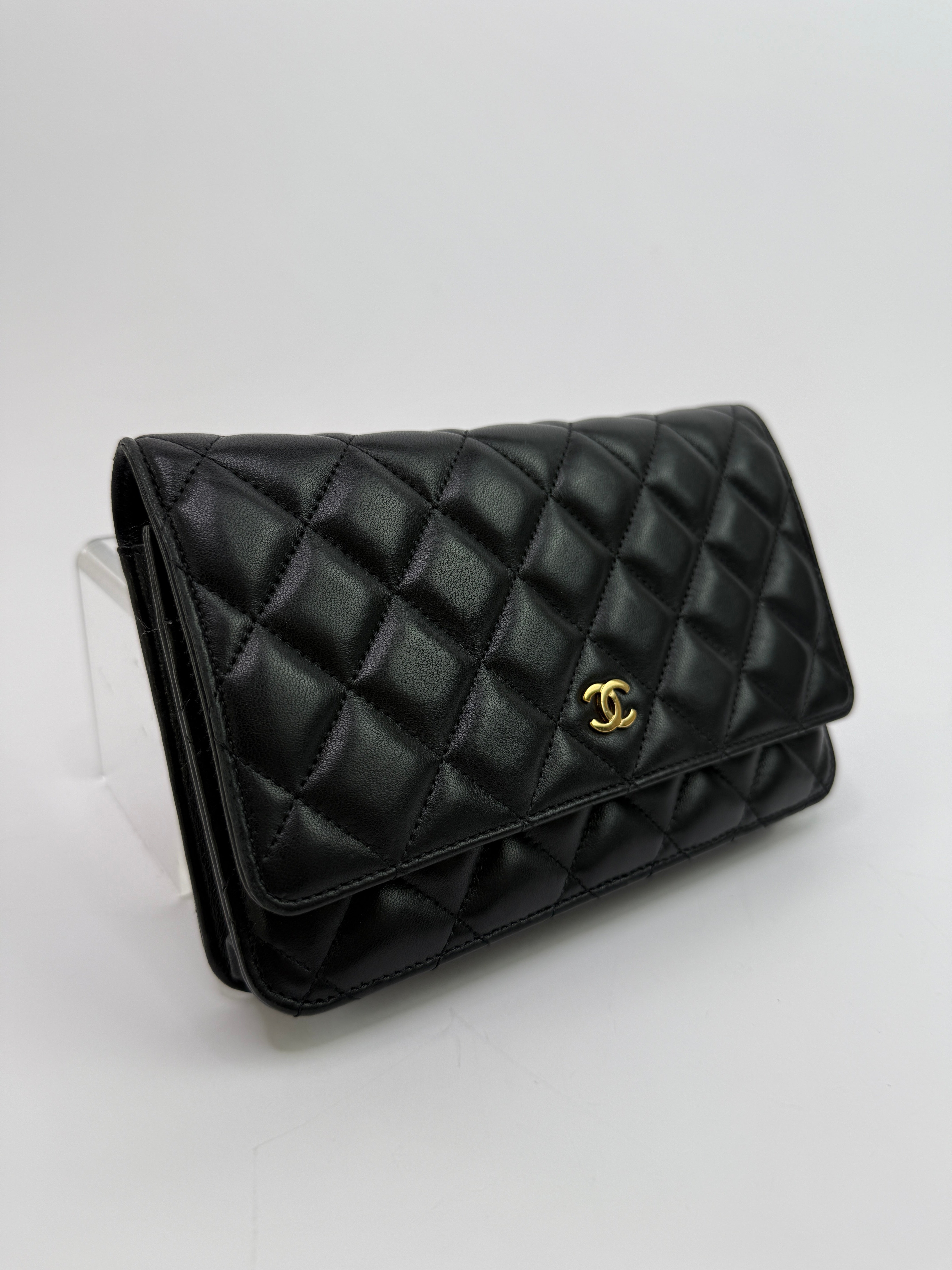 Chanel Wallet On Chain Black Lambskin Leather With Gold Hardware
Pre Loved & Authentic