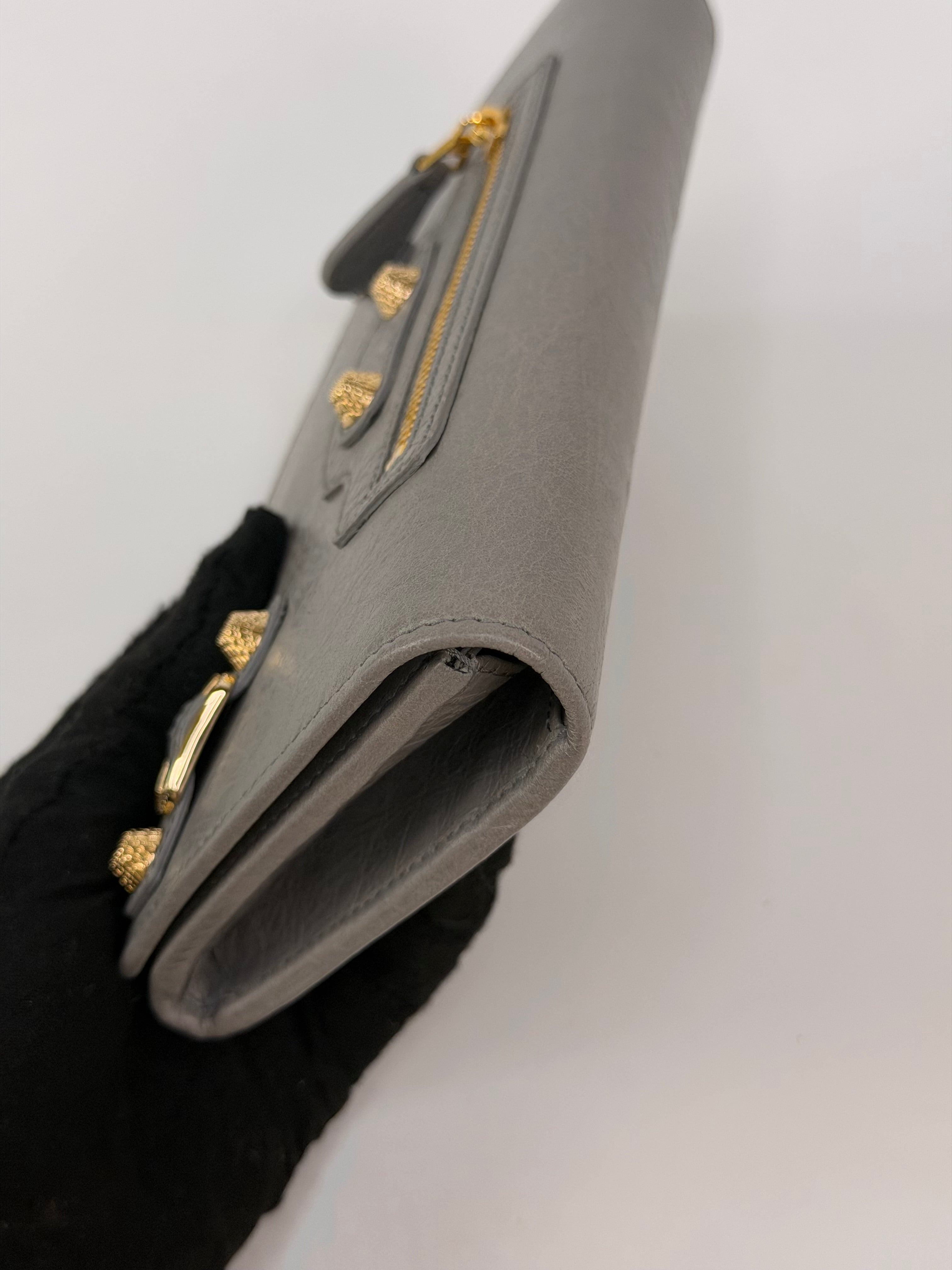 Balenciaga Le City Money Long Wallet In Grey Lambskin Gold Hardware. Authentic and preloved in excellent condition. 100% guarantee