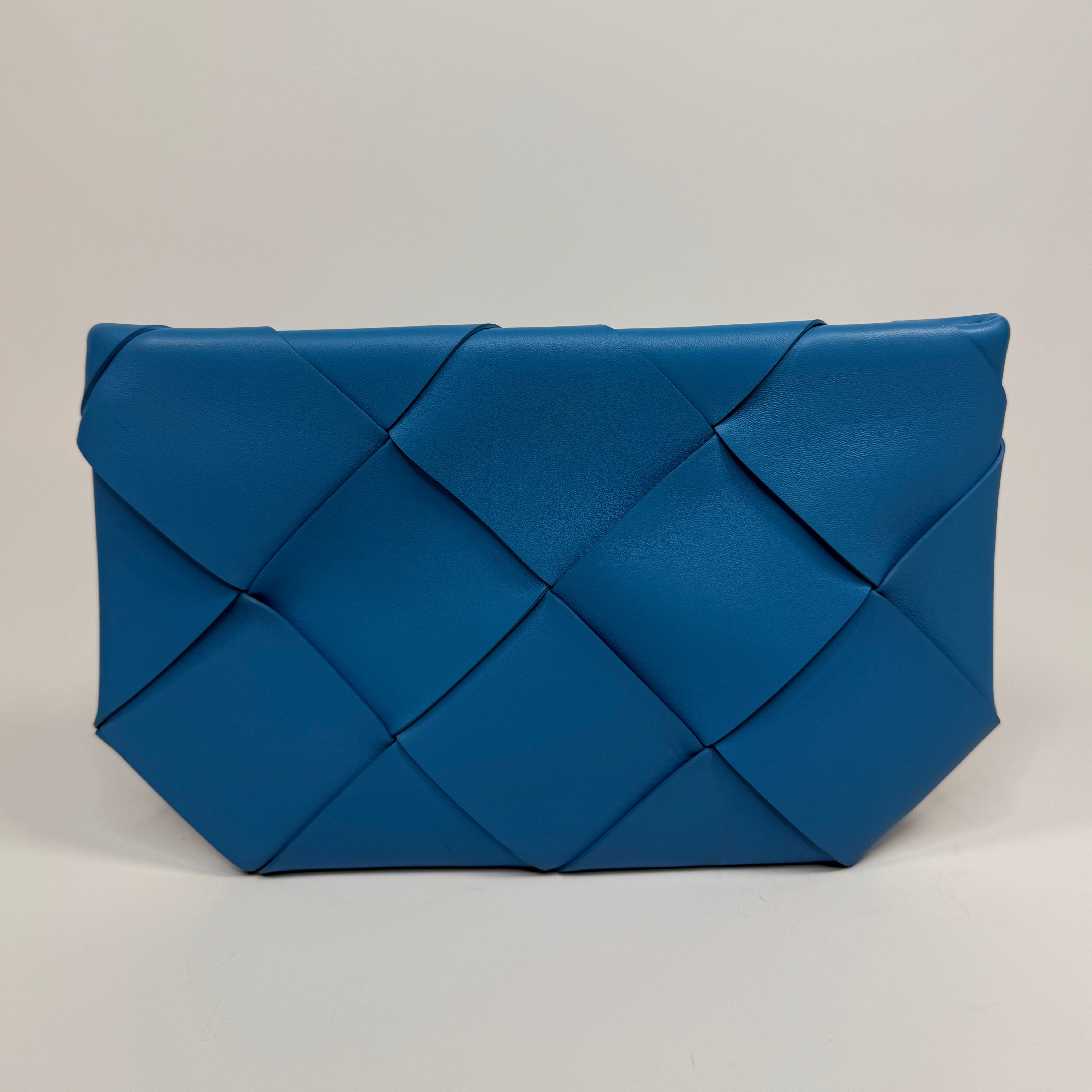 Bottega Veneta Intrecciato Zipped Pouch Pre Loved