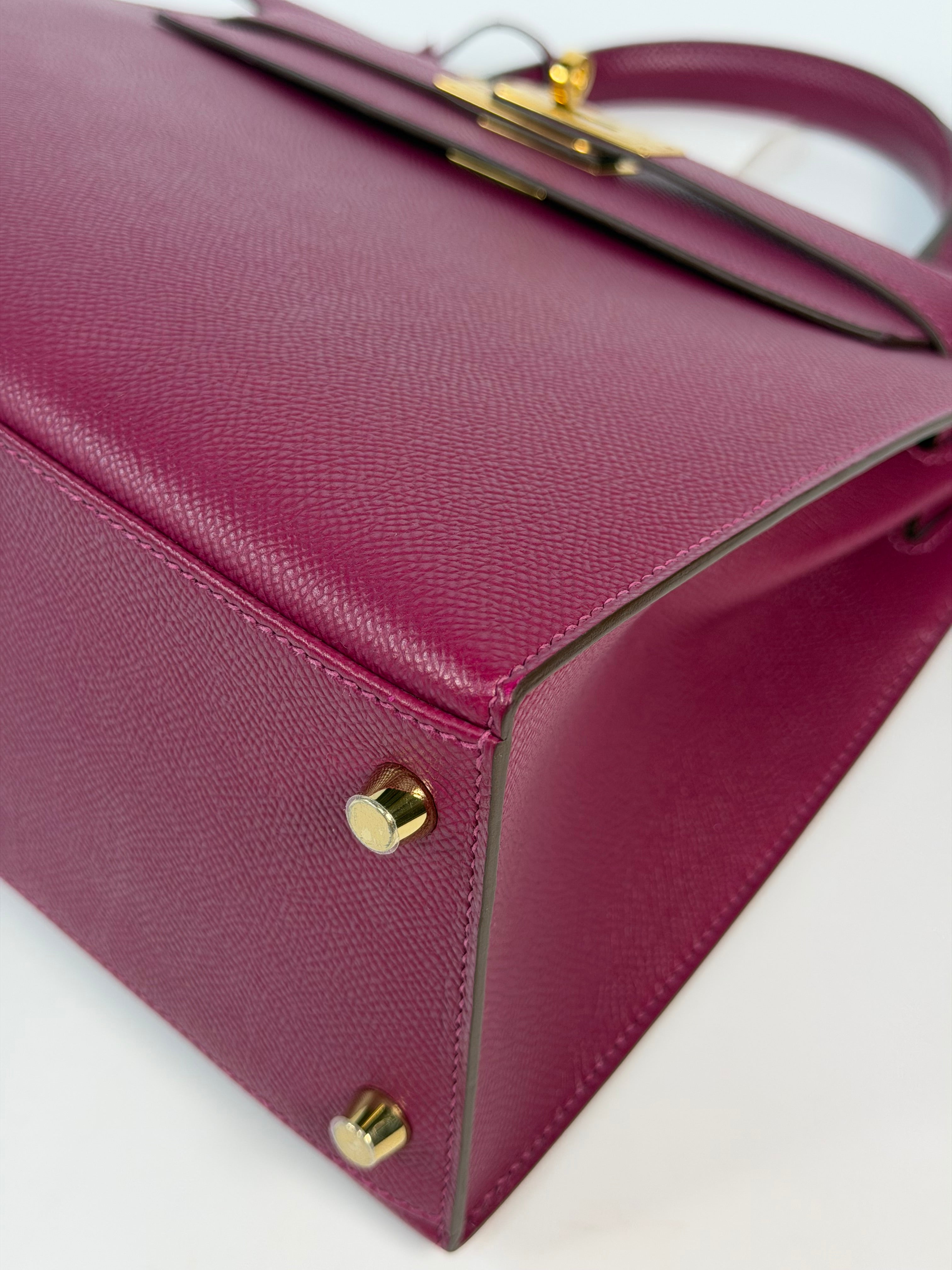 Hermès Kelly 28 In Tosca Epsom Leather With Gold Hardware 100% authentic and preloved in excellent condition