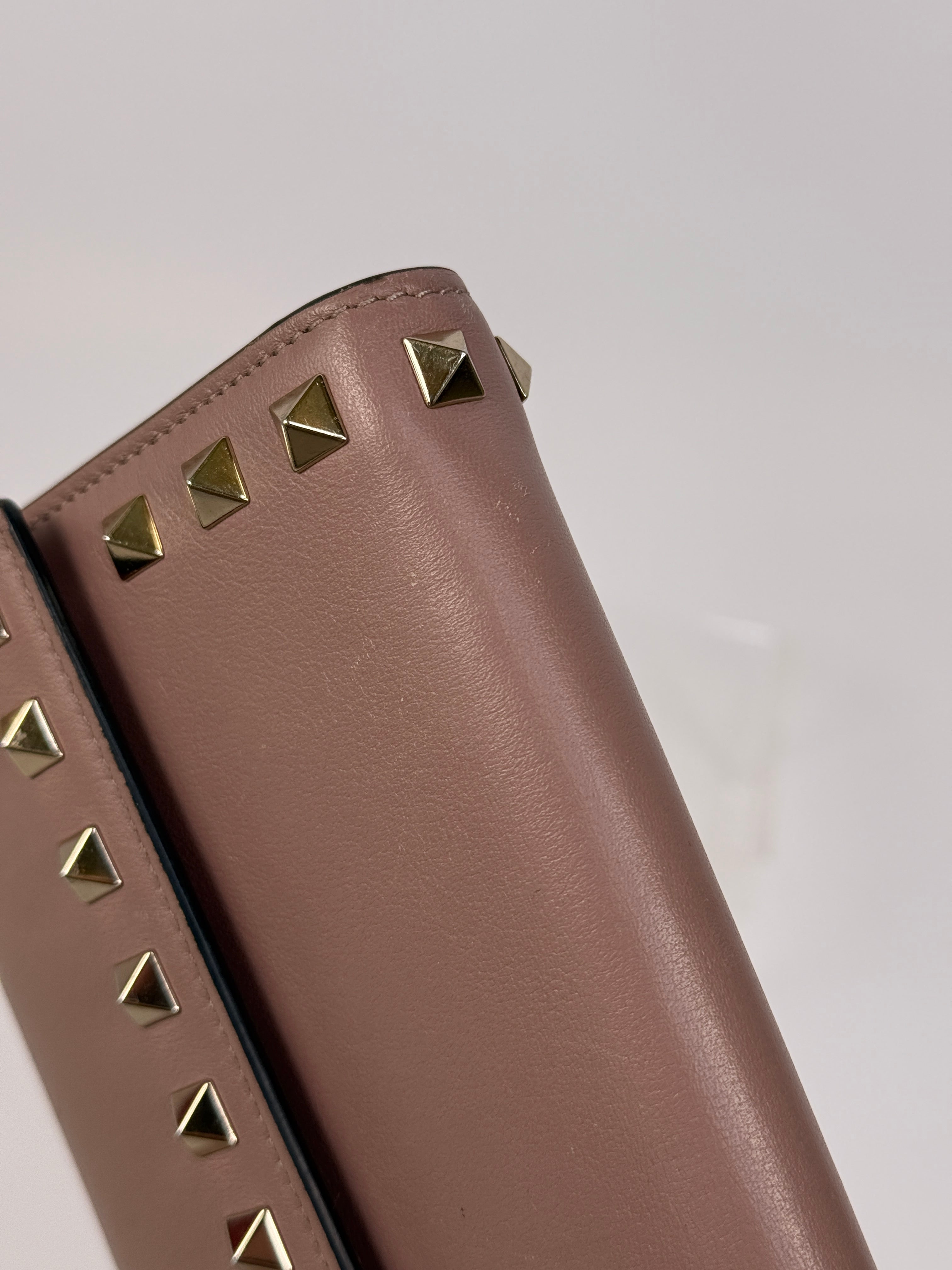 Valentino Garavani Poudre Rockstud Long Wallet