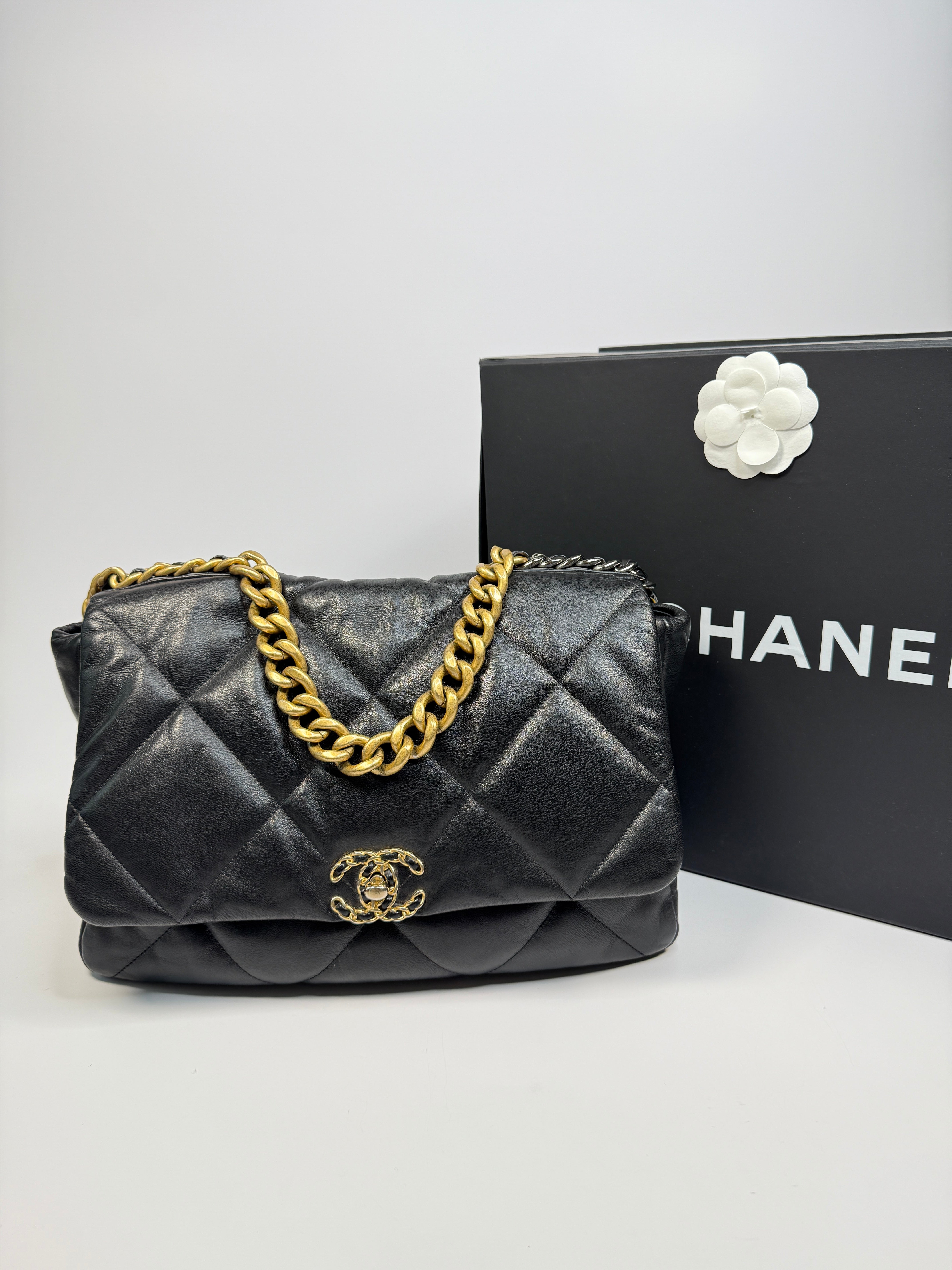Chanel 19 Maxi Flap Bag
Pre Loved & Authentic