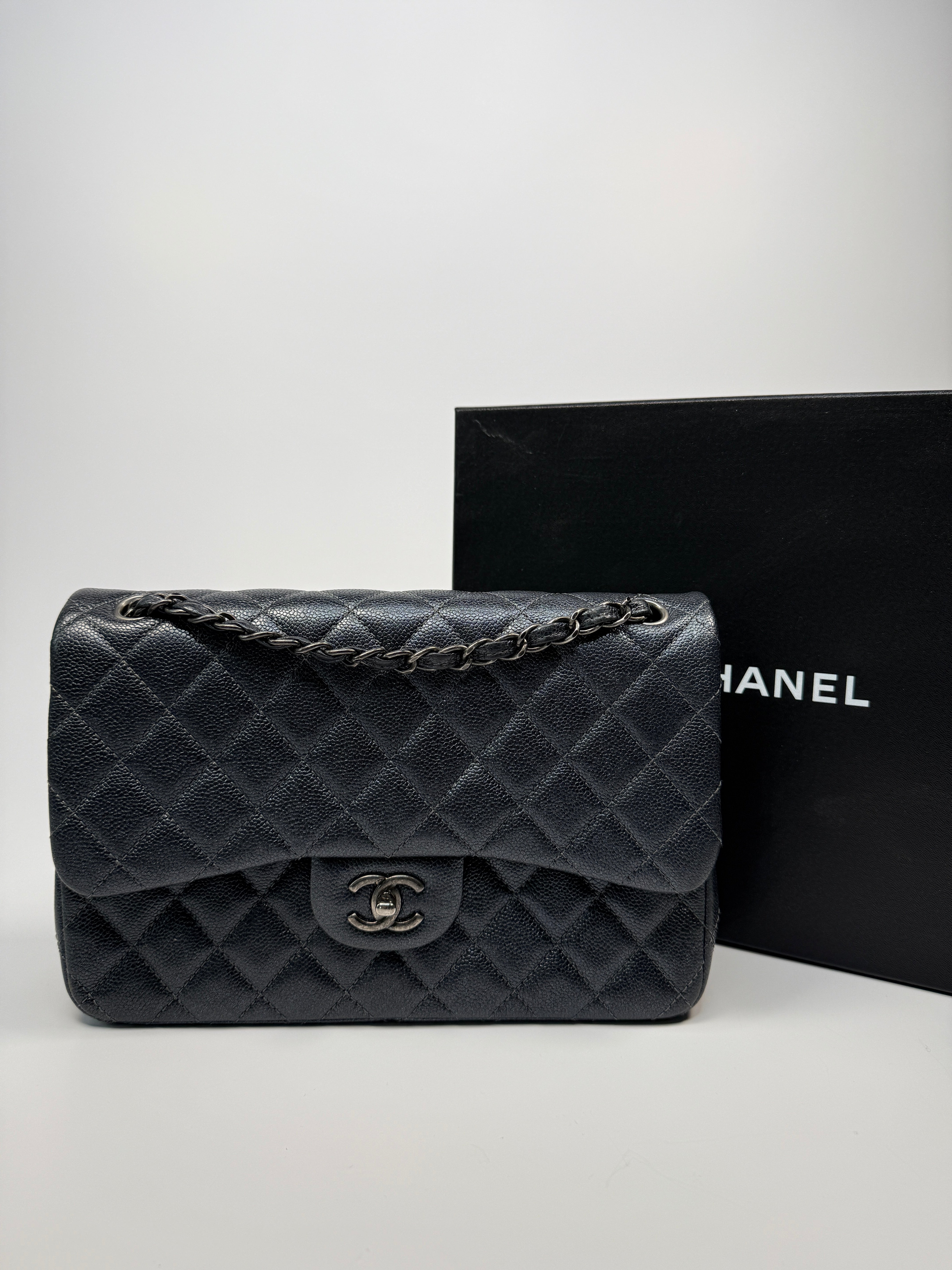 Chanel Jumbo Gunmetal Metallic Calfskin Leather With Ruthenium Hardware
Pre Loved & Authentic