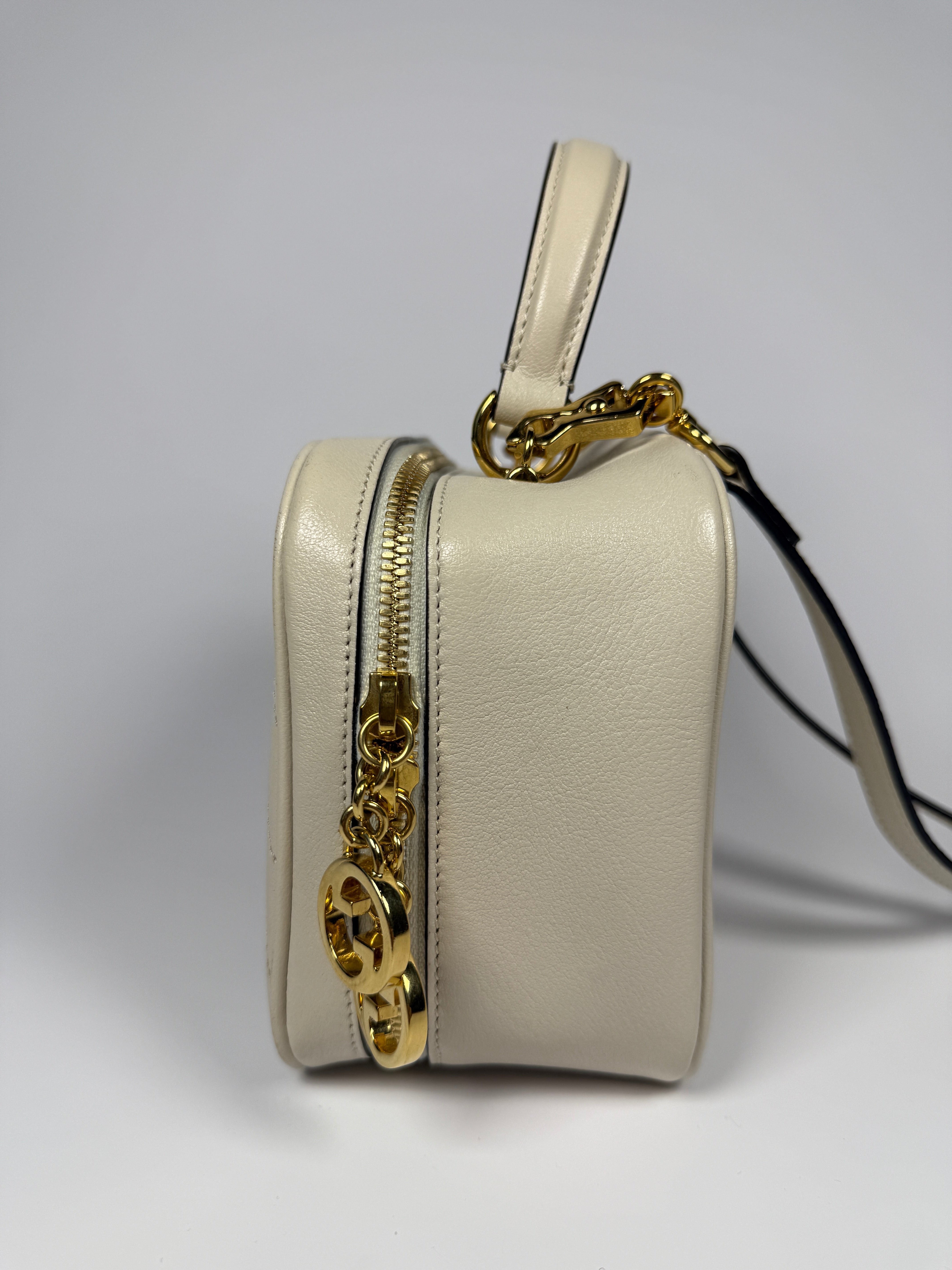 Gucci Blondie Leather Top Handle Bag In Cream Leather With Gold Hardware 100% Authentic and preloved in very good condition