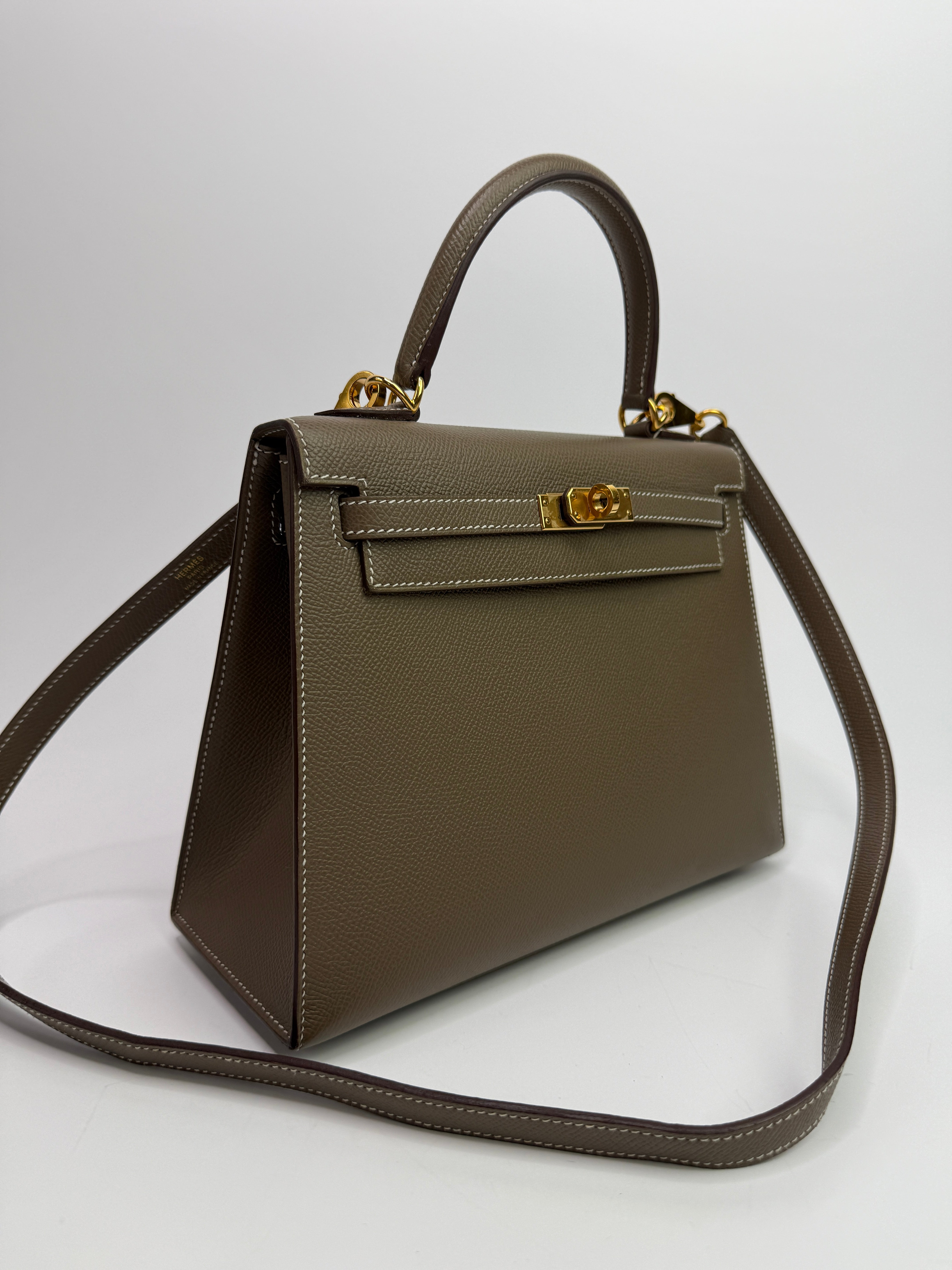 Authentic Pre Loved Hermès Kelly 25 Sellier In Etoupe Epsom Leather With Gold Hardware Excellent Condition