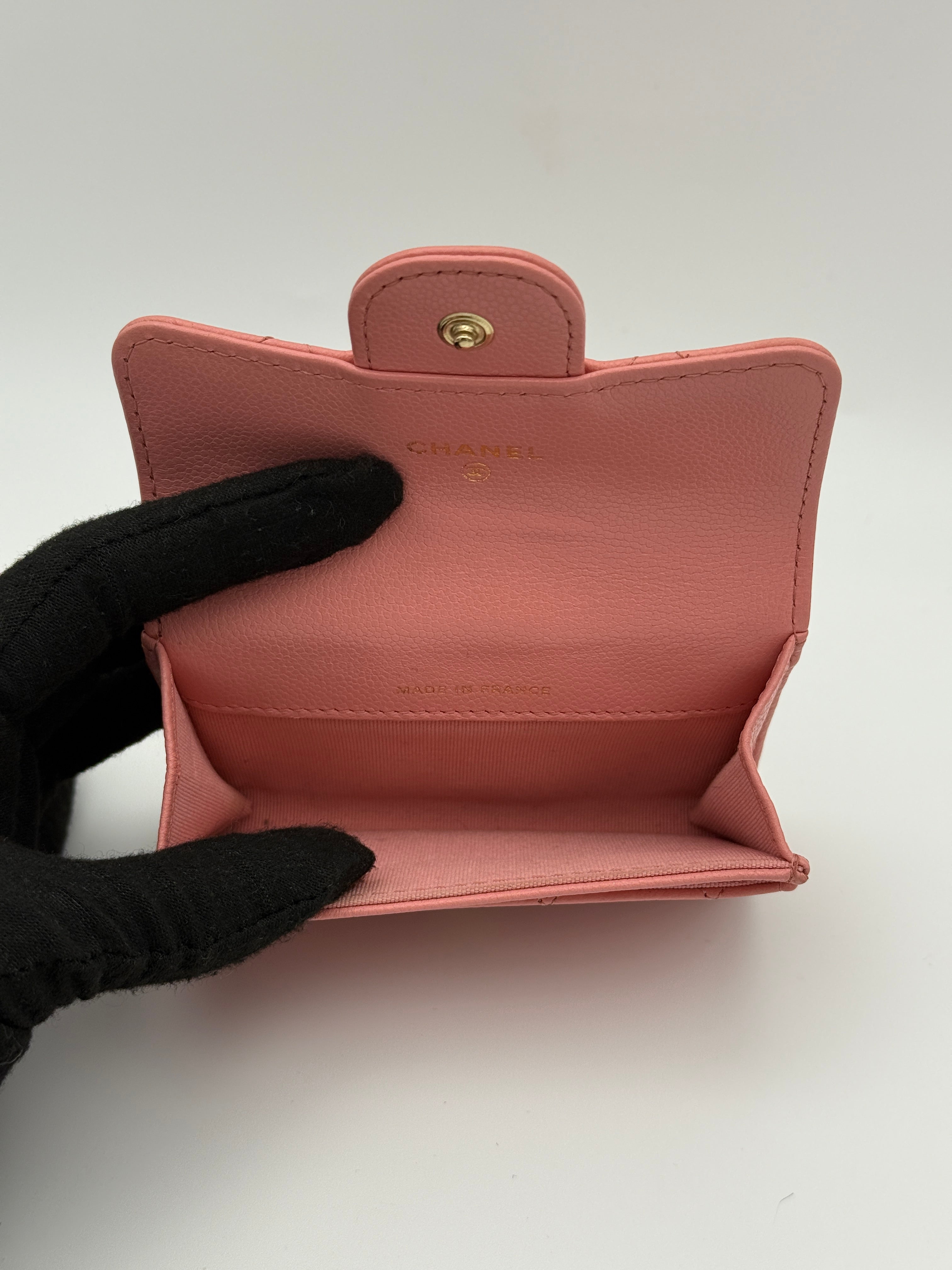 Authentic and preloved Chanel Classic Card Holder In Pink Caviar Leather With Gold Hardware. Excellent condition. 100% Authenticity guarantee