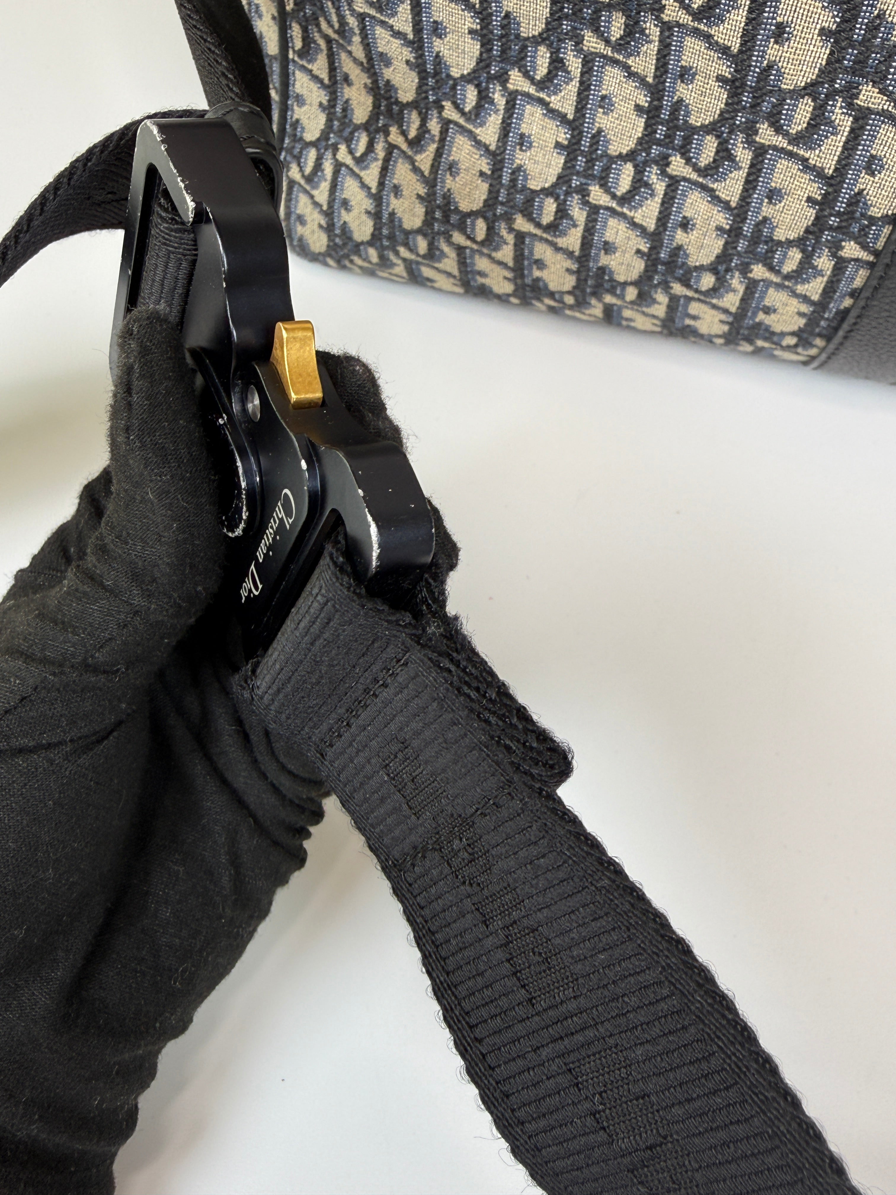 Christian Dior Oblique Canvas Travel Bag With Gold Hardware In Very Good Condition.
Authentic Pre Loved Verified by Luxe Cheshire Trusted Designer resale