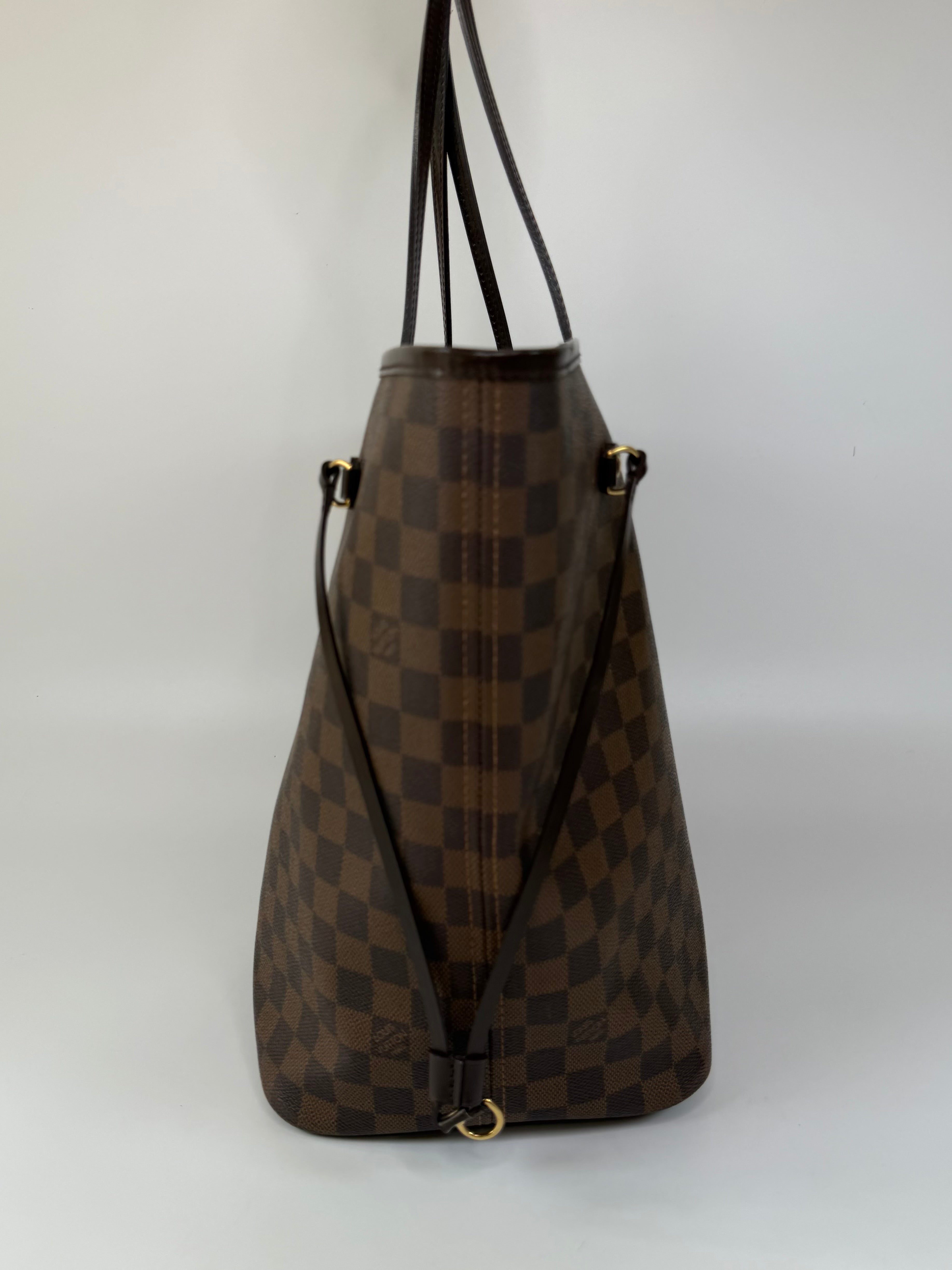 Louis Vuitton Neverfull GM Tote In Damier Ebene Canvas 100% authentic and preloved in excellent condition