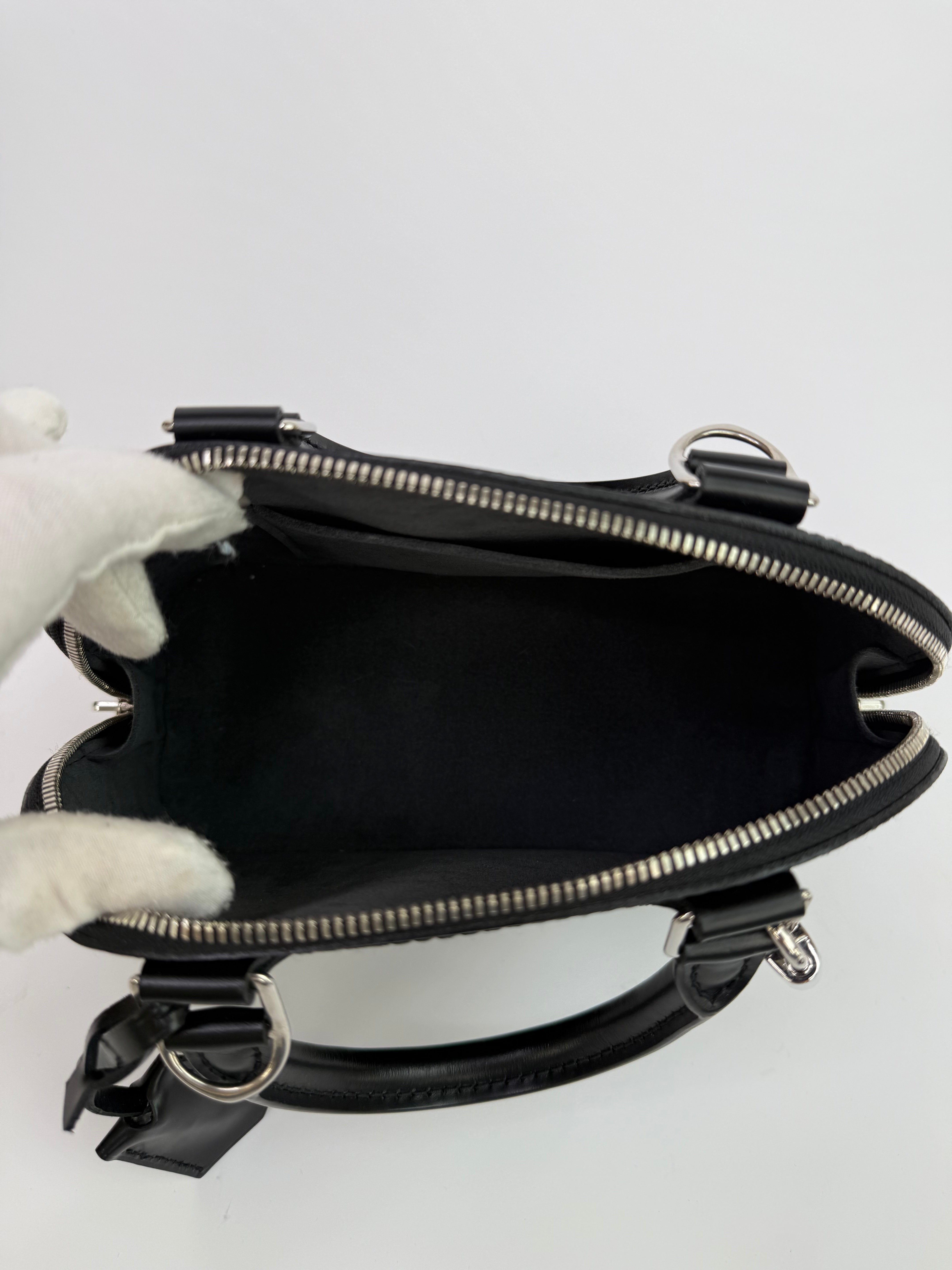 Louis Vuitton Alma BB Bag