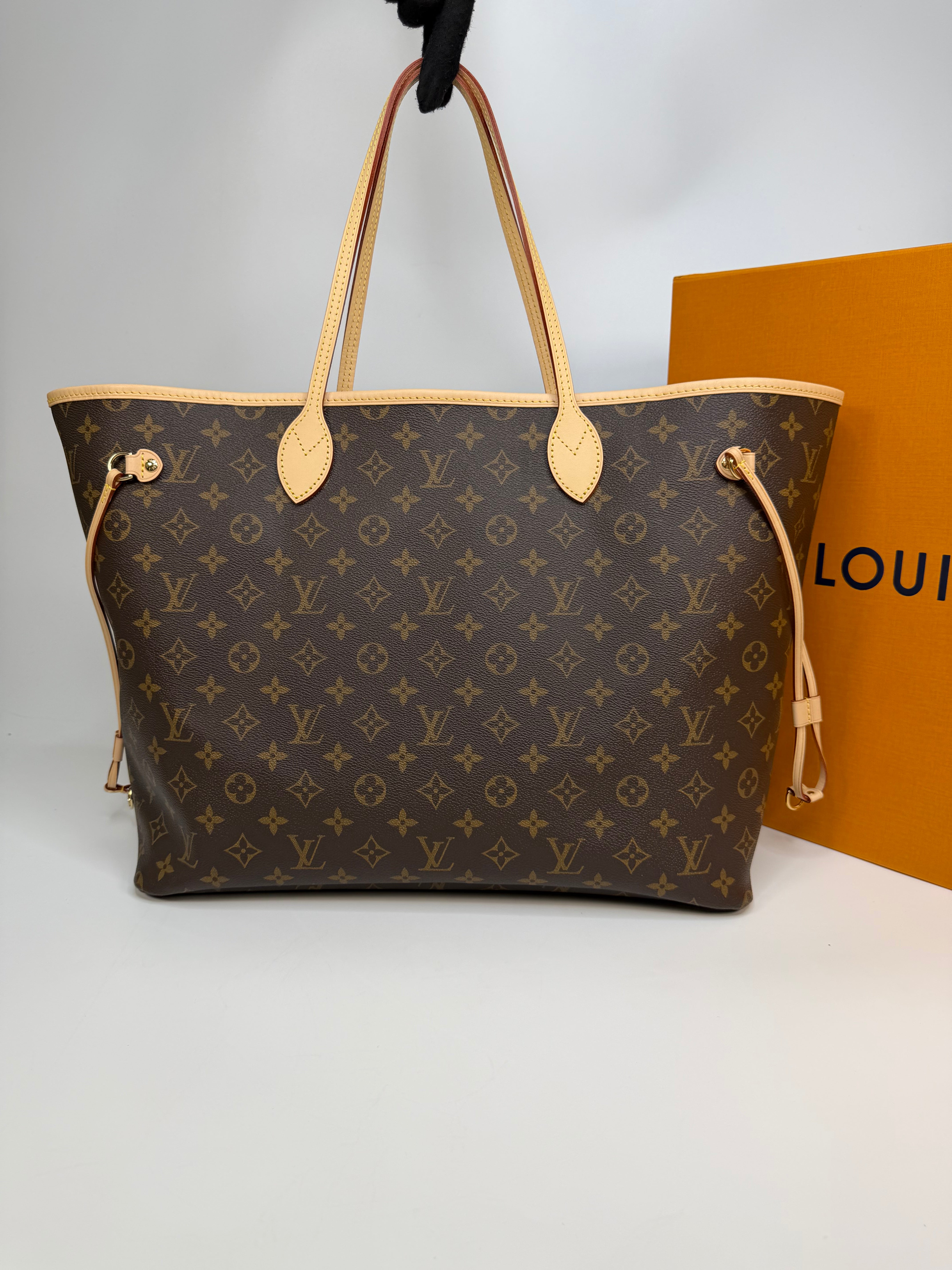 Louis Vuitton Neverfull GM Tote Bag. Authentic and preloved in excellent condition with 100% authenticity guarantee.