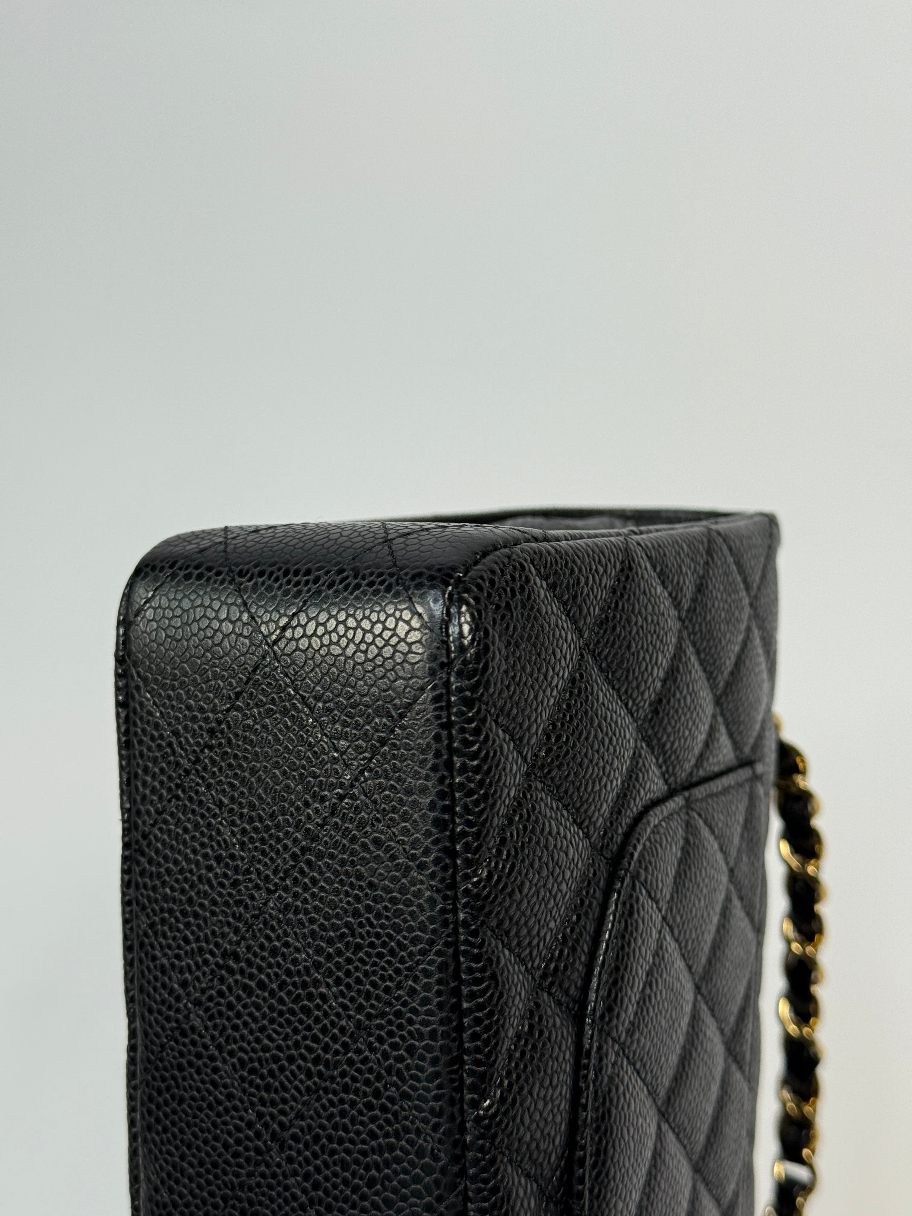Chanel Medium Classic Double Flap Black Caviar With GHW