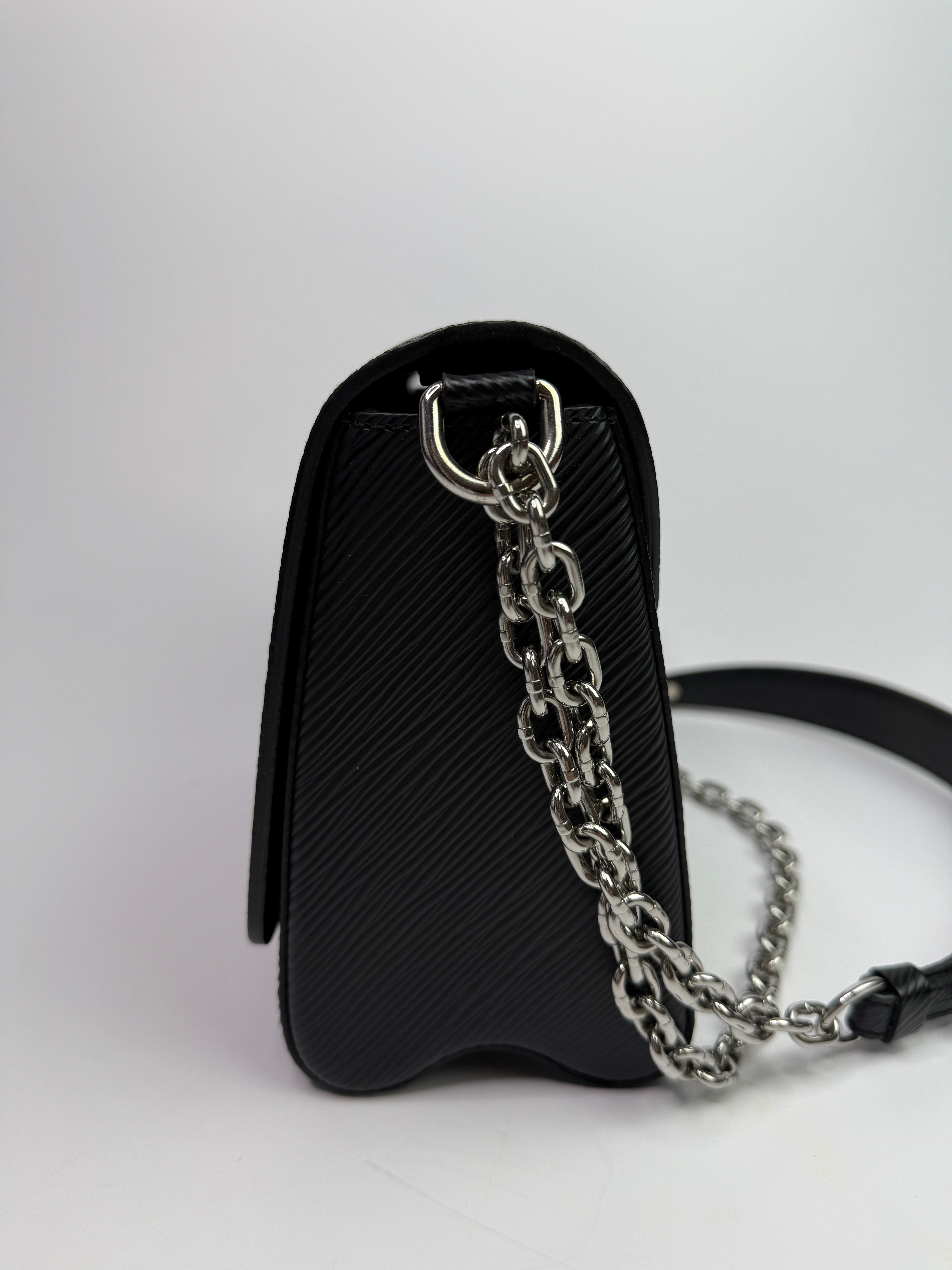 Louis Vuitton Black Epi Leather Twist MM Shoulder Bag