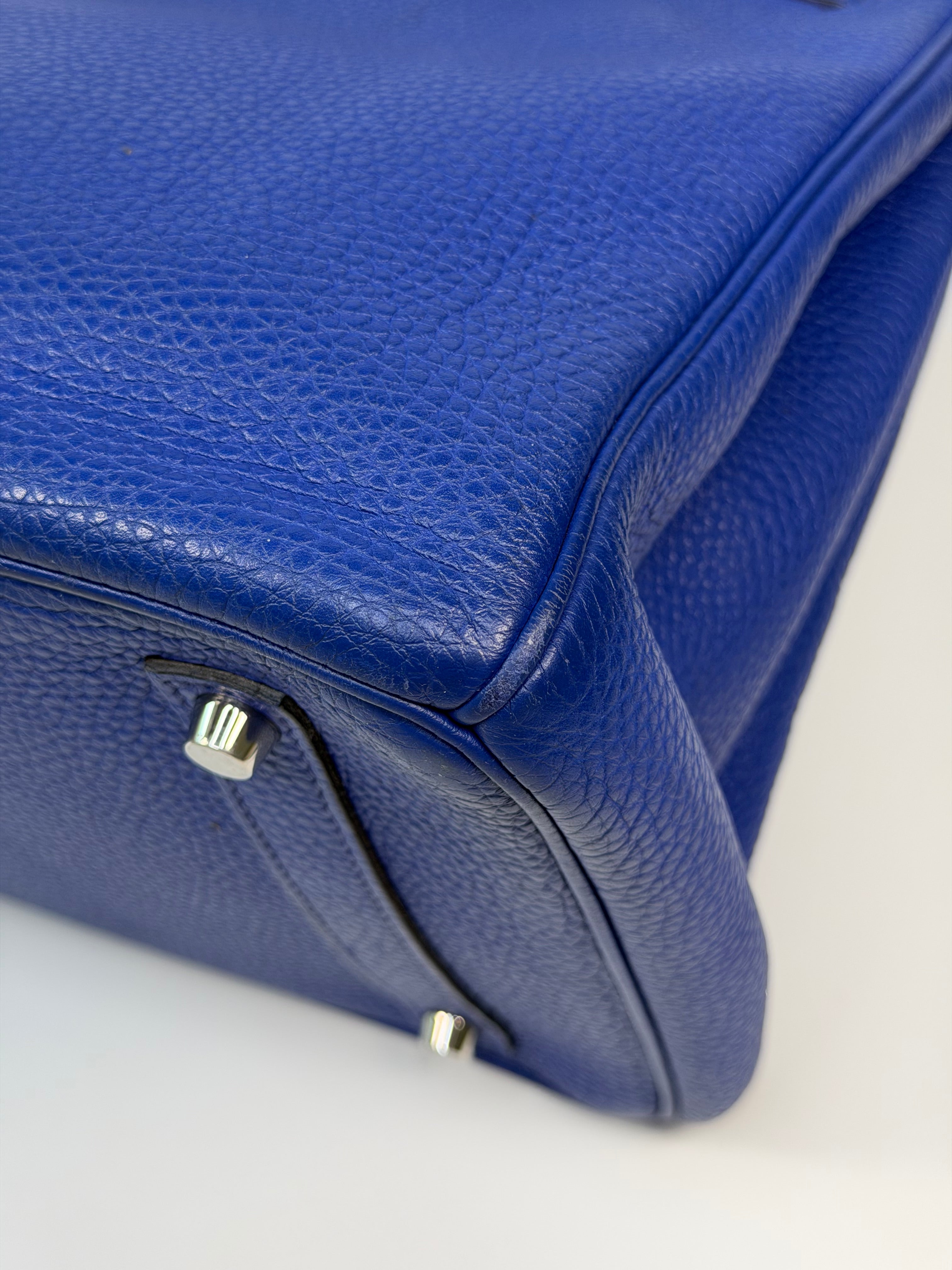 Hermès Birkin 35 Electric Bleu Togo Leather With Palladium Hardware. Authentic and preloved in very good condition.