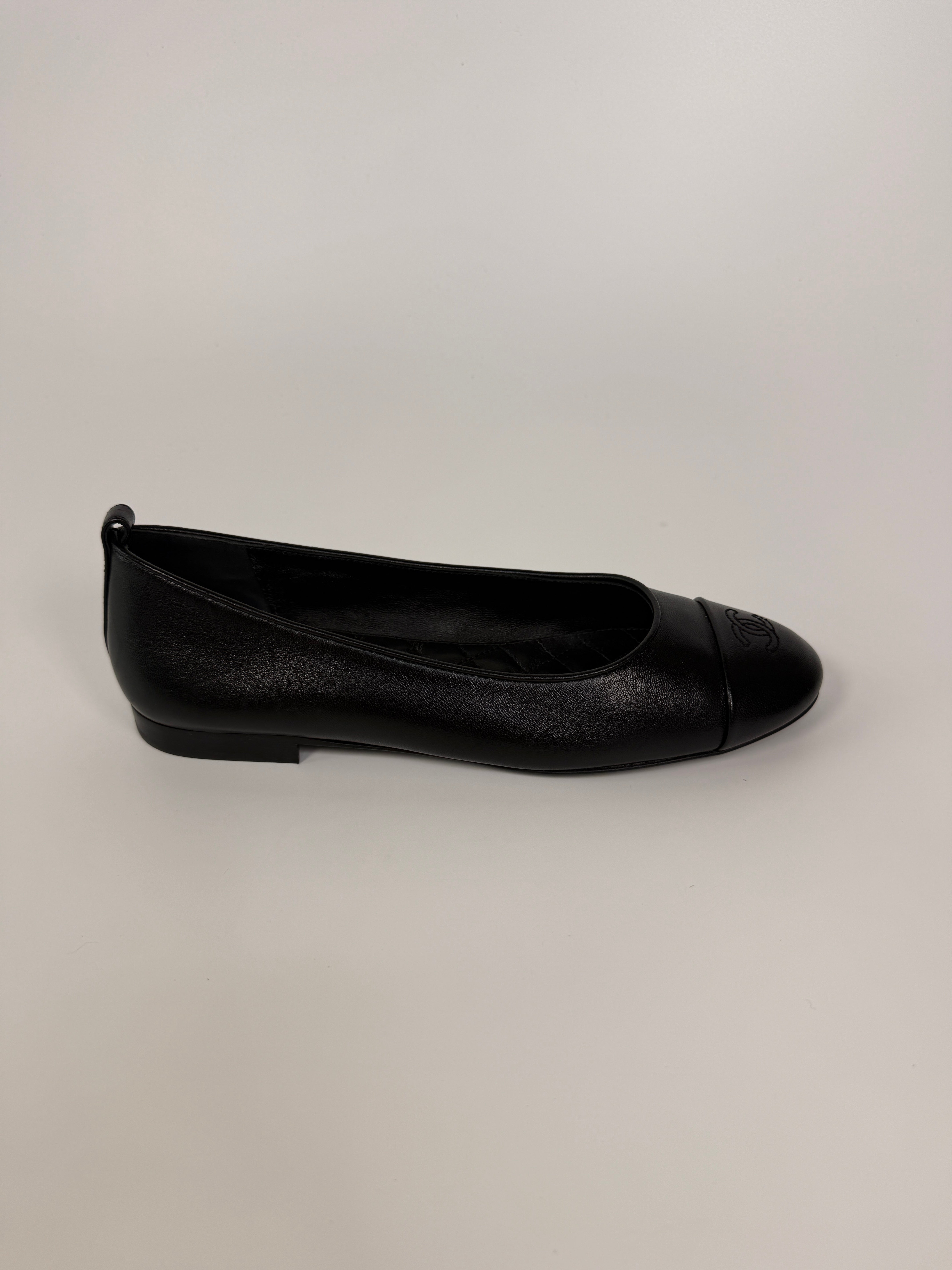 Chanel Ballet Pumps In Black Quilted Lambskin Leather (Size 38/UK5)