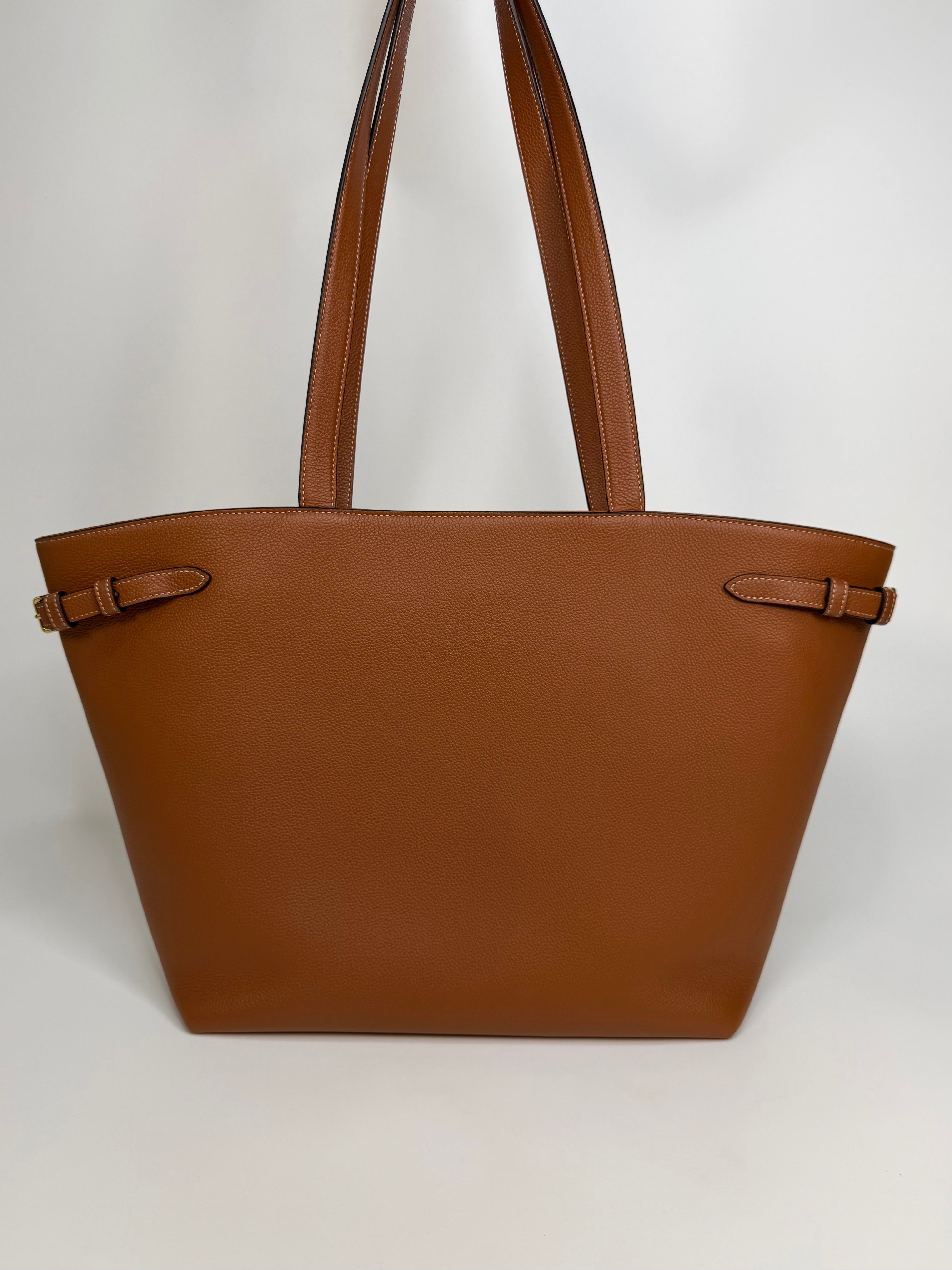 Celine Medium Cabas Anaïs Triomphe In Tan Grained Calfskin. Authentic and preloved in excellent condition