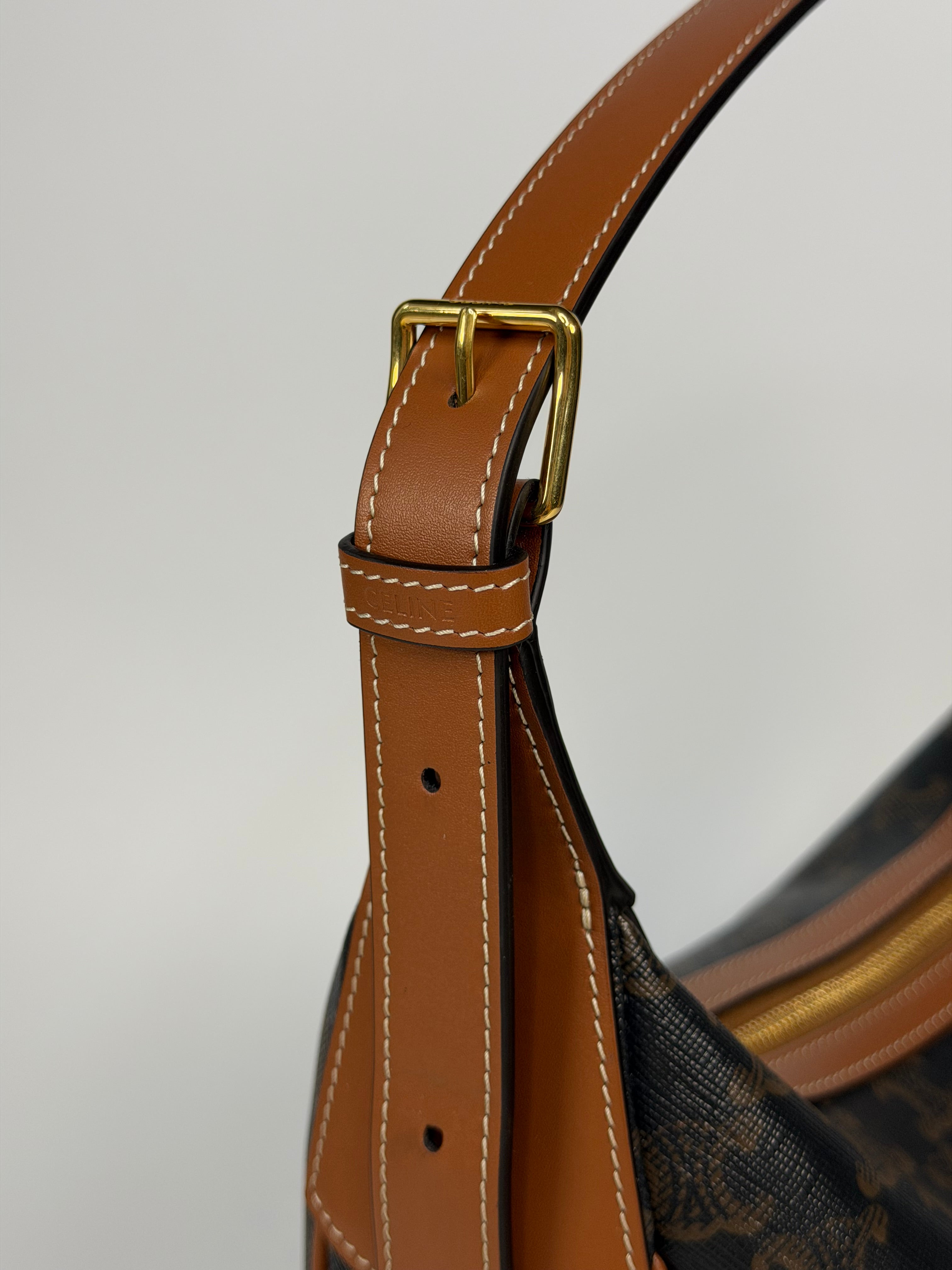 Celine Heloise Triomphe Shoulder Bag
Authentic Pre Loved In Excellent condition
Verified by Luxe Cheshire Trusted Designer resale
