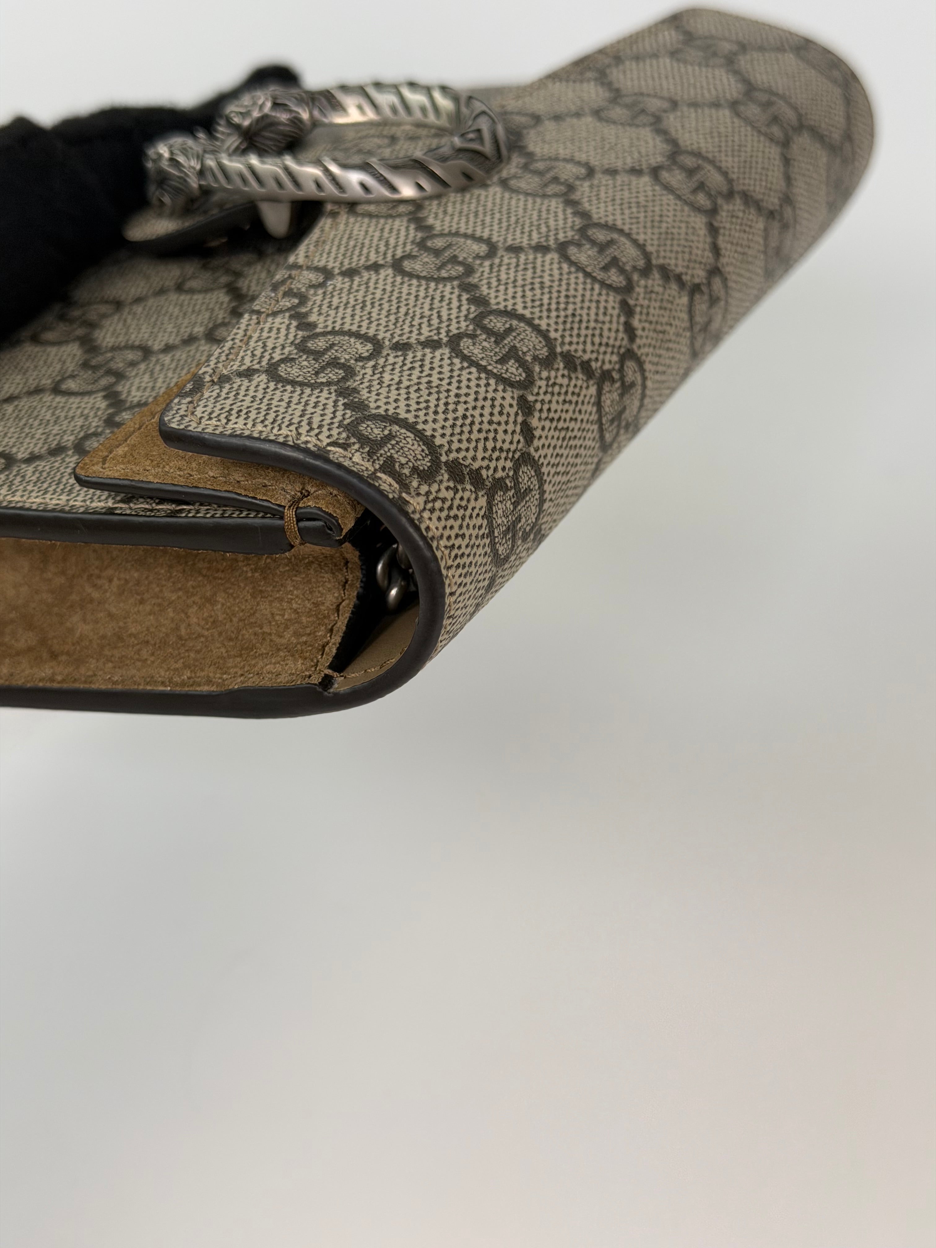Gucci Super Mini GG Dionysus Canvas Wallet On Chain. Authentic an d preloved in excellent condition. Verified by Luxe Cheshire. 100% guarantee