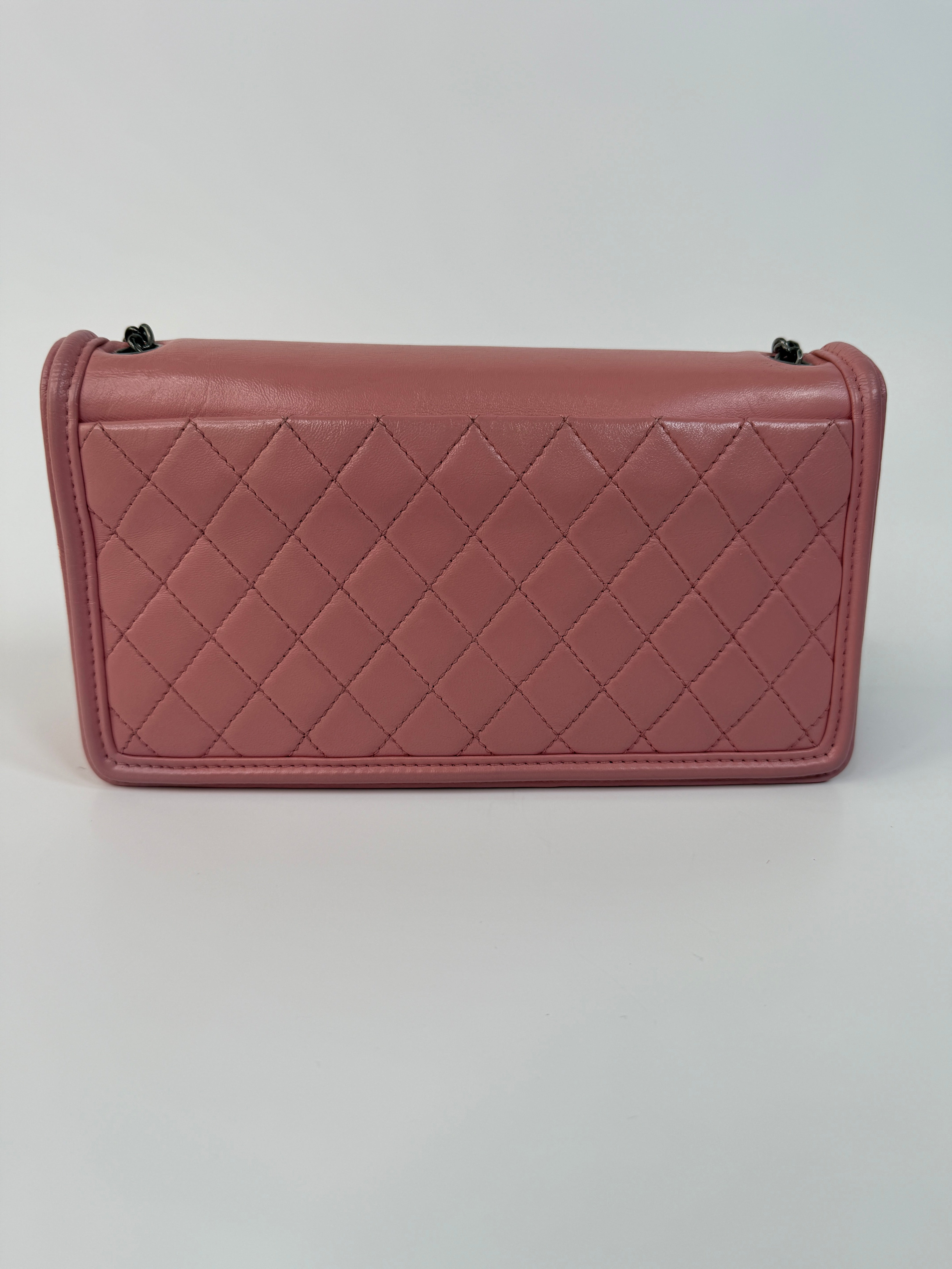 Chanel pink plexiglass Horizontal Boy Brick Bag
Pre Loved & Authentic