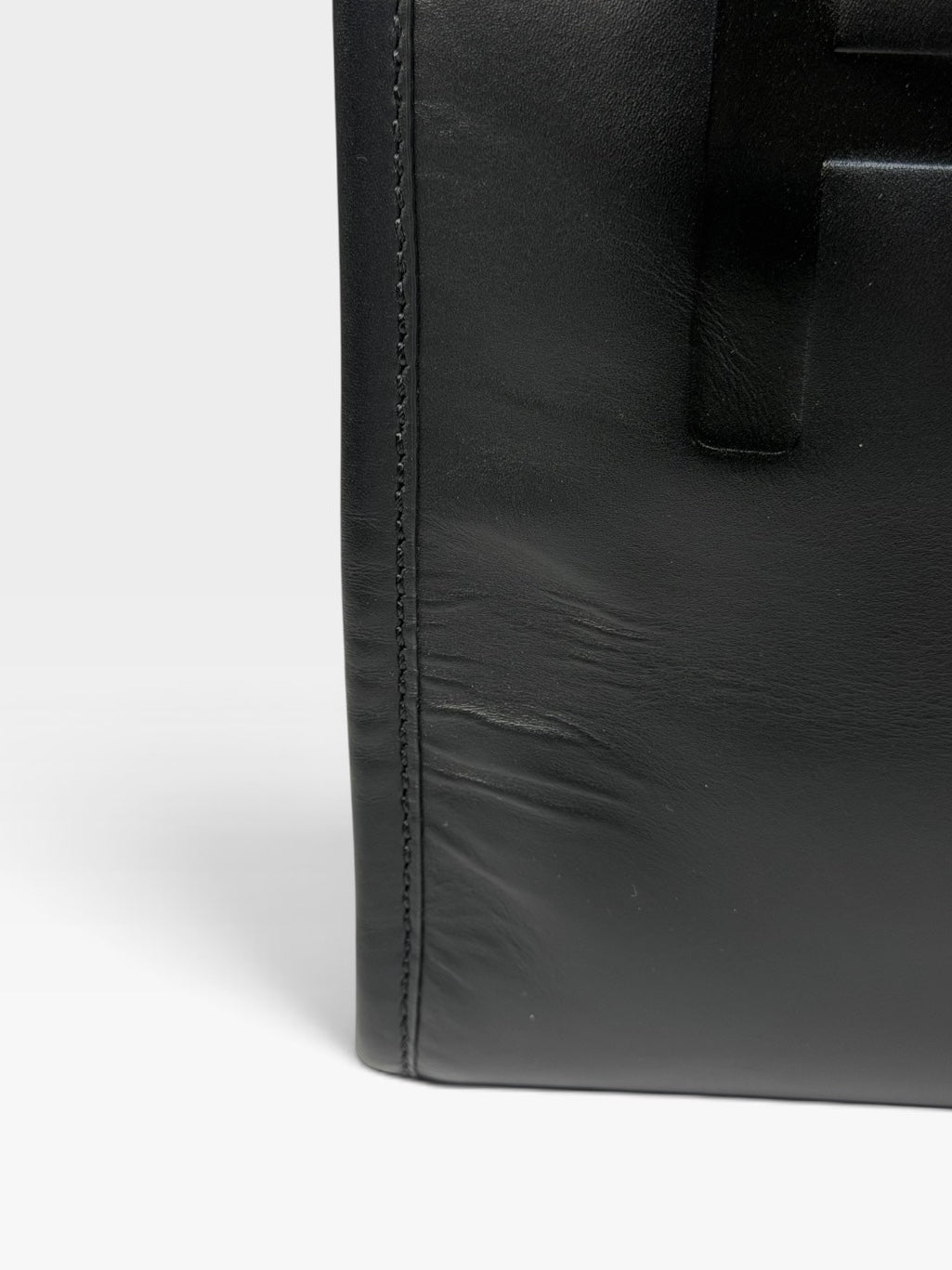 Fendi Roma Tote In Black Leather With Gold Hardware. 100% authentic and preloved in excellent condition.