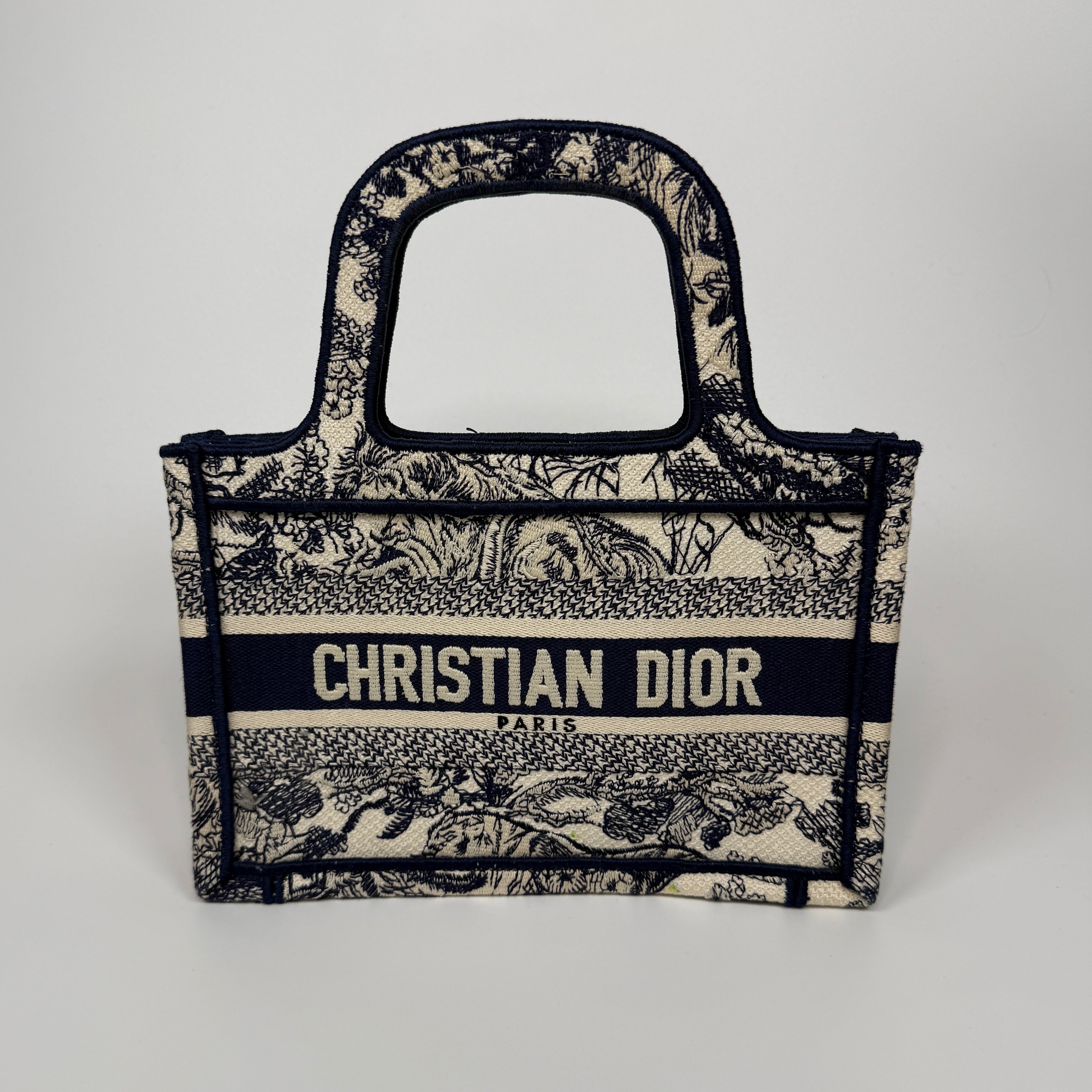 Christian Dior Micro Oblique Book Tote Very Good Condition. Authentic and preloved. 100% Authenticity Guarantee