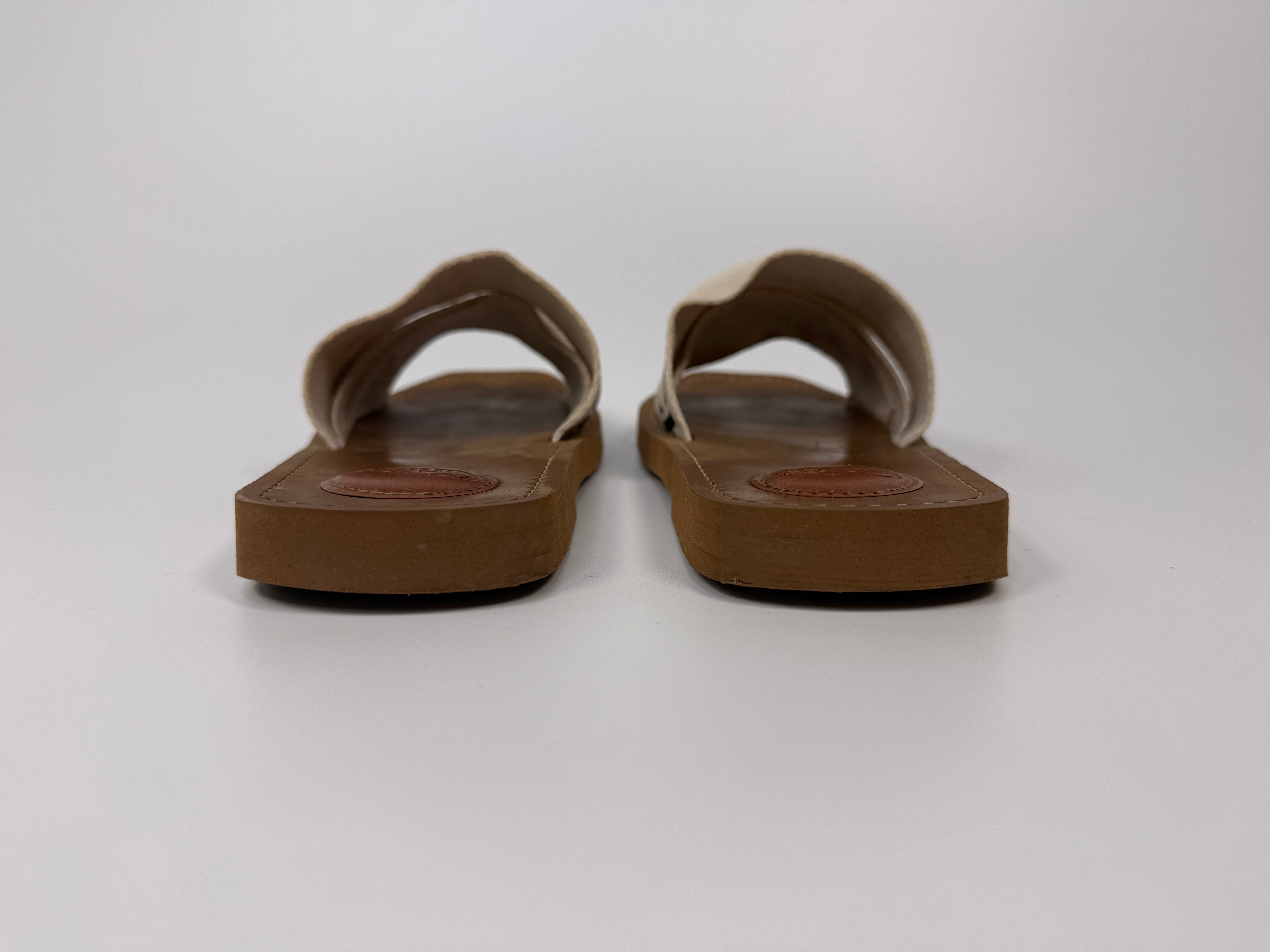 Chloe Woody Flat Mule In Excellent Condition.
Authentic Pre Loved Verified by Luxe Cheshire Trusted Designer resale