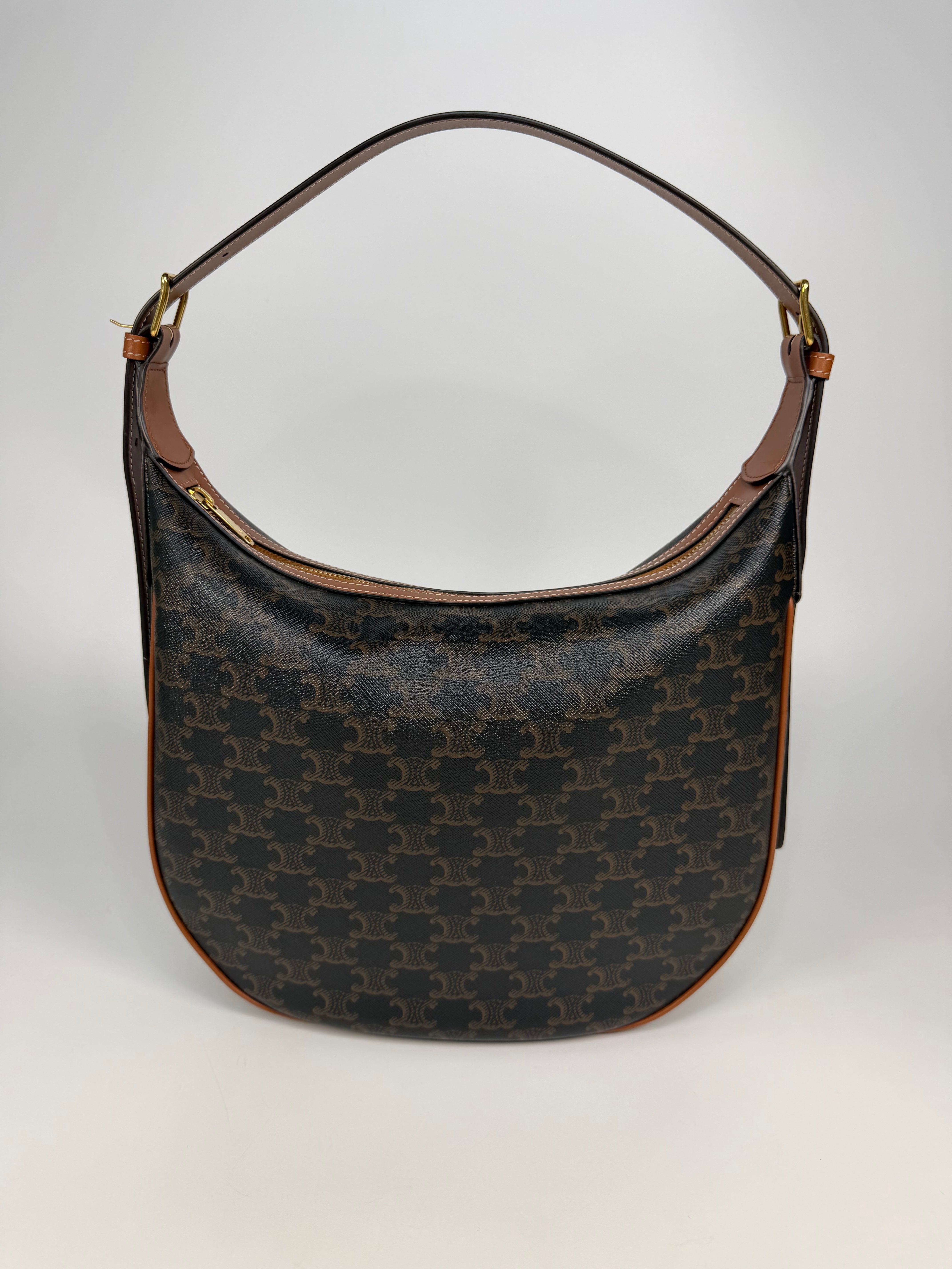 Celine Heloise Triomphe Shoulder Bag
Authentic Pre Loved In Excellent condition
Verified by Luxe Cheshire Trusted Designer resale