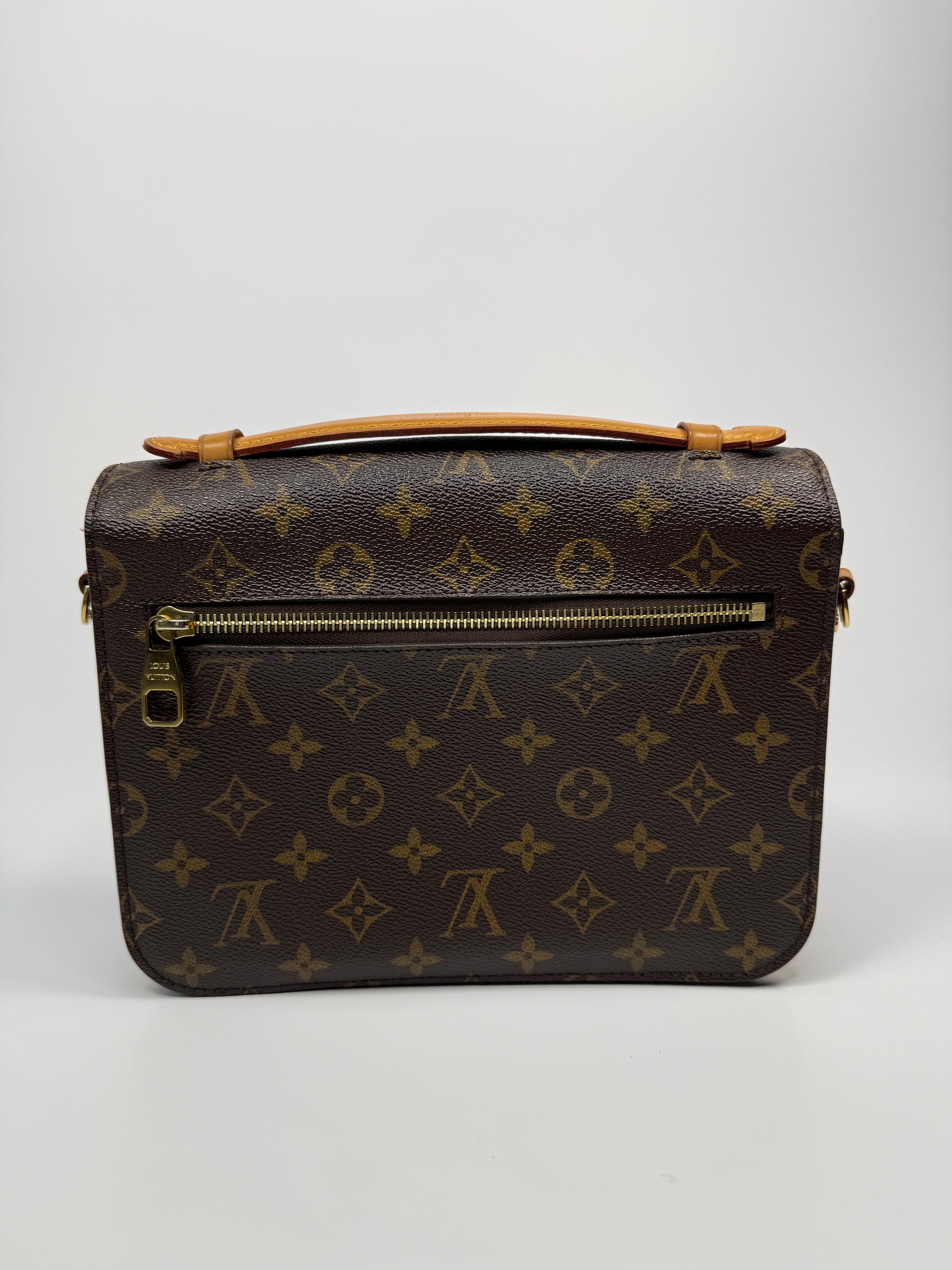 Louis Vuitton Pochette Métis Bag