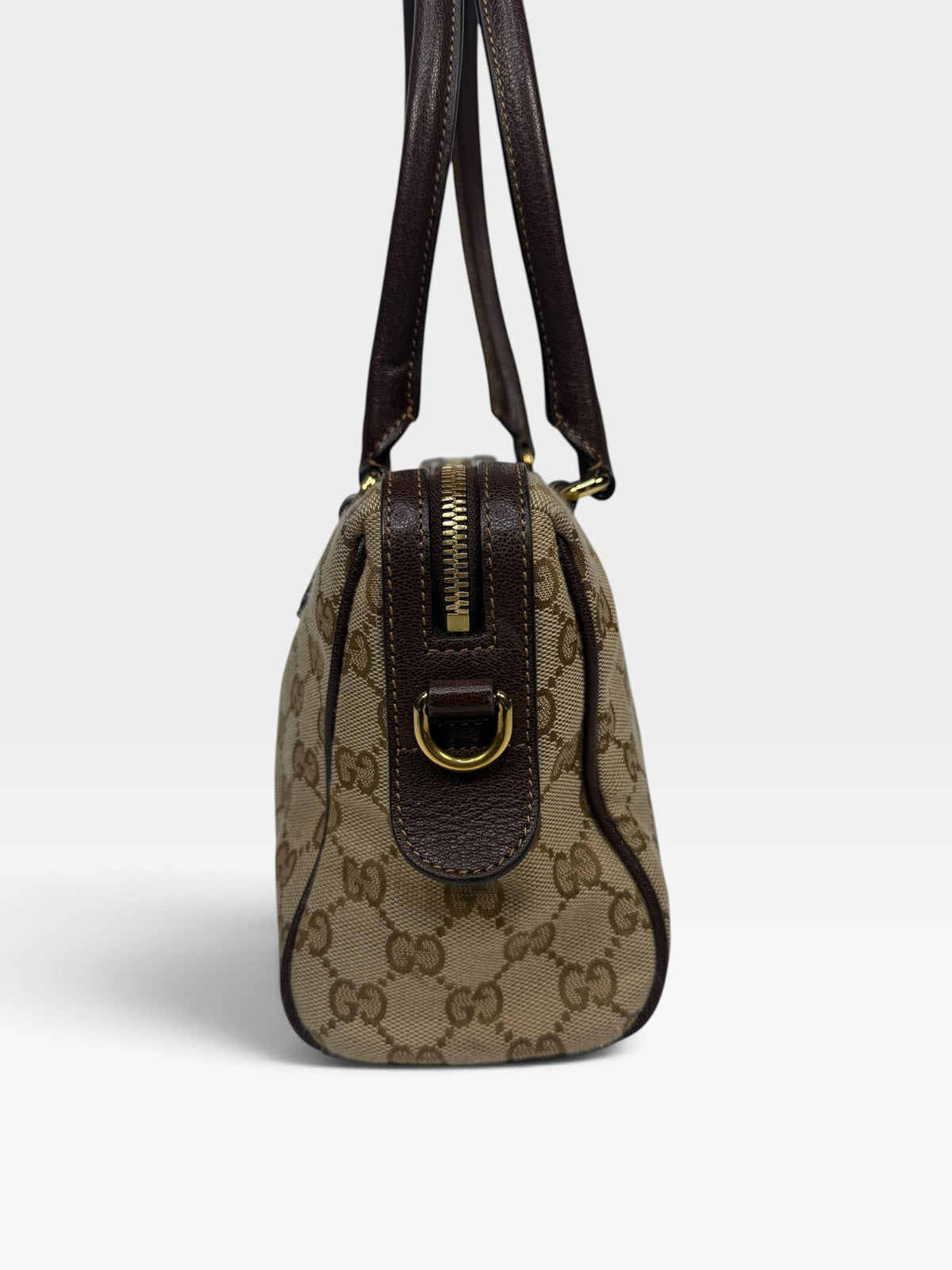 Gucci Horsebit Shoulder Bag In Beige Canvas With Gold Hardware. 100% authentic and pre loved in excellent condition.