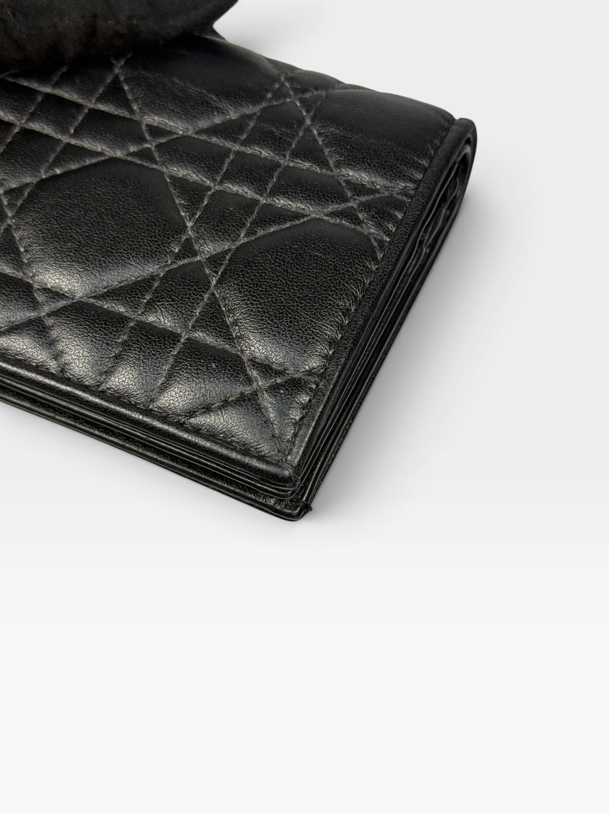Christian Dior Mini Lady Gardenia Wallet. 100% authentic and pre loved in excellent condition.