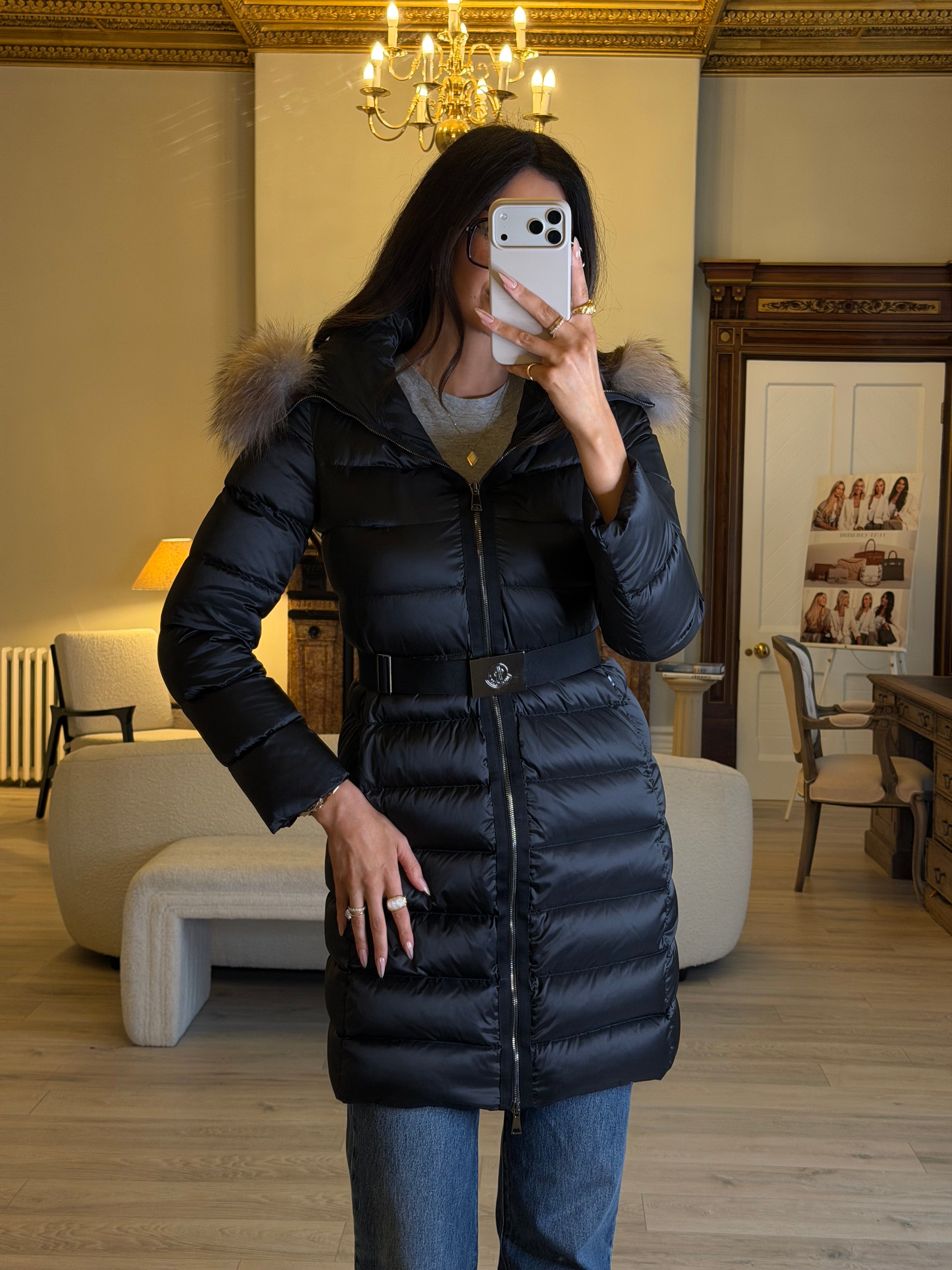 Moncler Tinuviel Guibbotto Jacket (TG1/UK10) Authentic and preloved in excellent condition. 100% authenticity guarantee. 