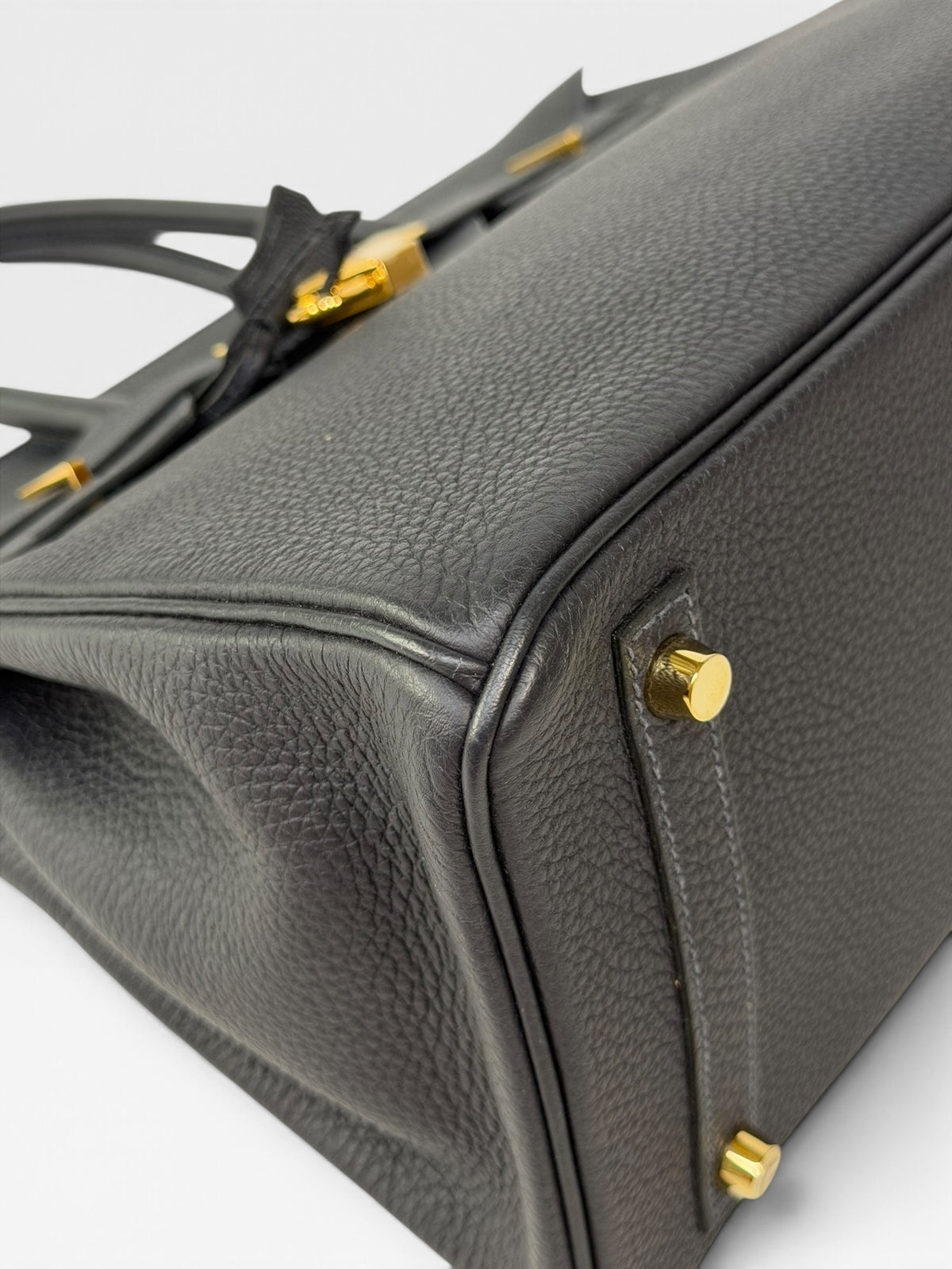 Hermès Birkin 30 In Caban Togo Leather With Gold Hardware. 100% authentic and preloved in excellent condition