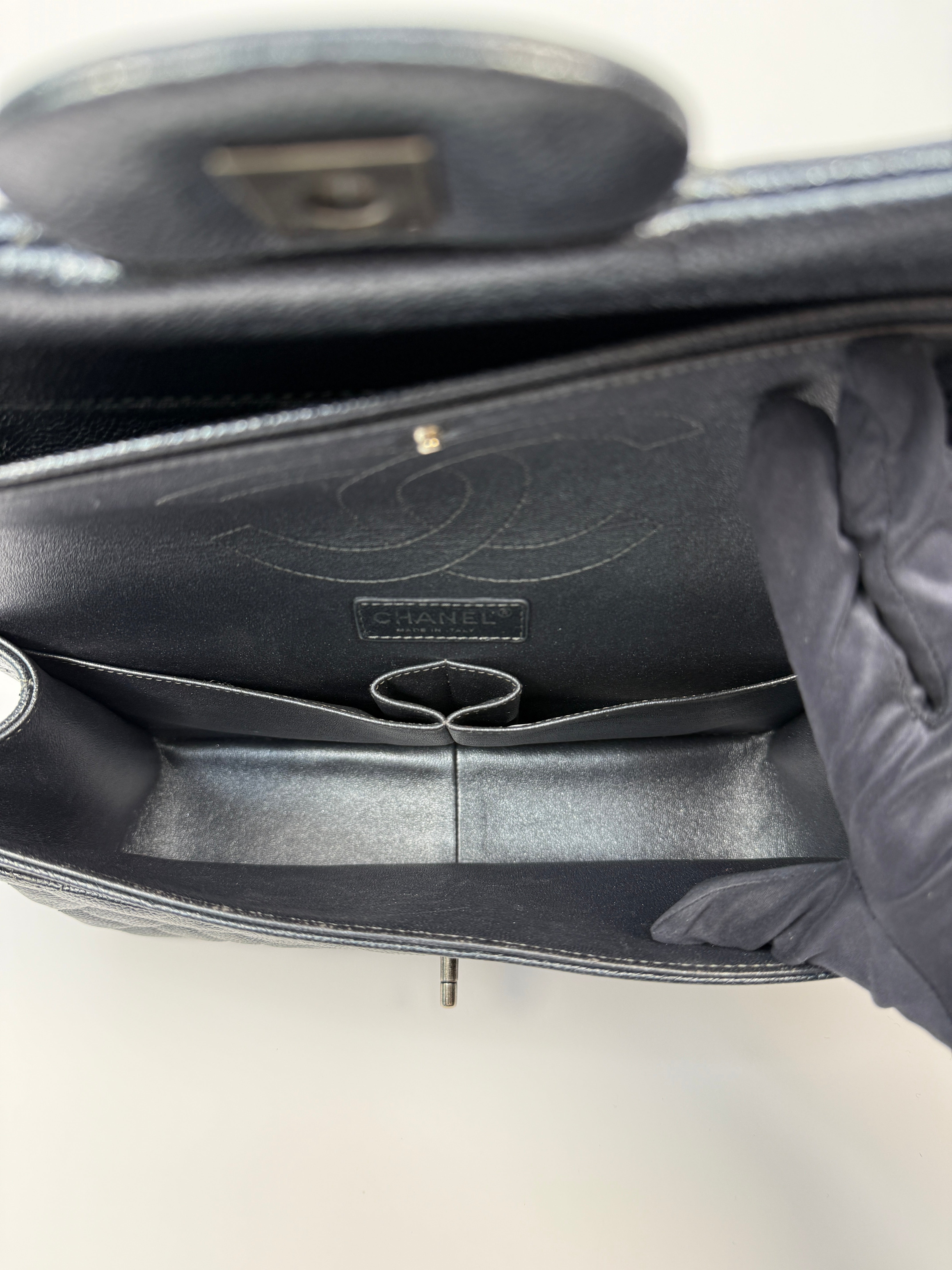 Chanel Jumbo Gunmetal Metallic Calfskin Leather With Ruthenium Hardware
Pre Loved & Authentic 